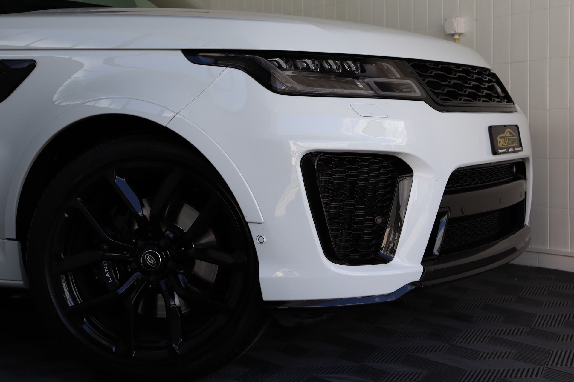 LAND ROVER Range Rover Sport 5.0 V8 S/C SVR Automatic-showroom-element-3