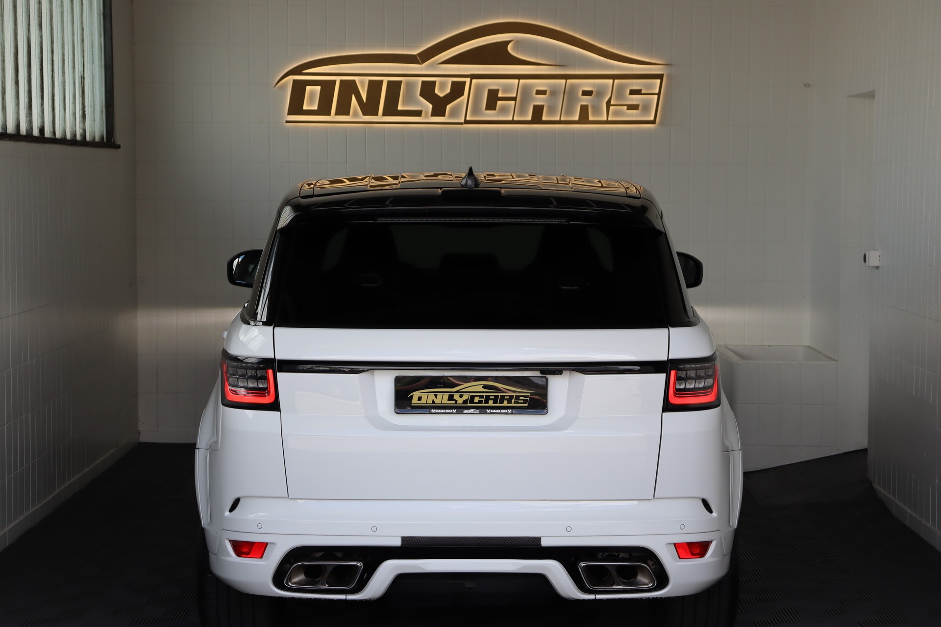 LAND ROVER Range Rover Sport 5.0 V8 S/C SVR Automatic-image-6