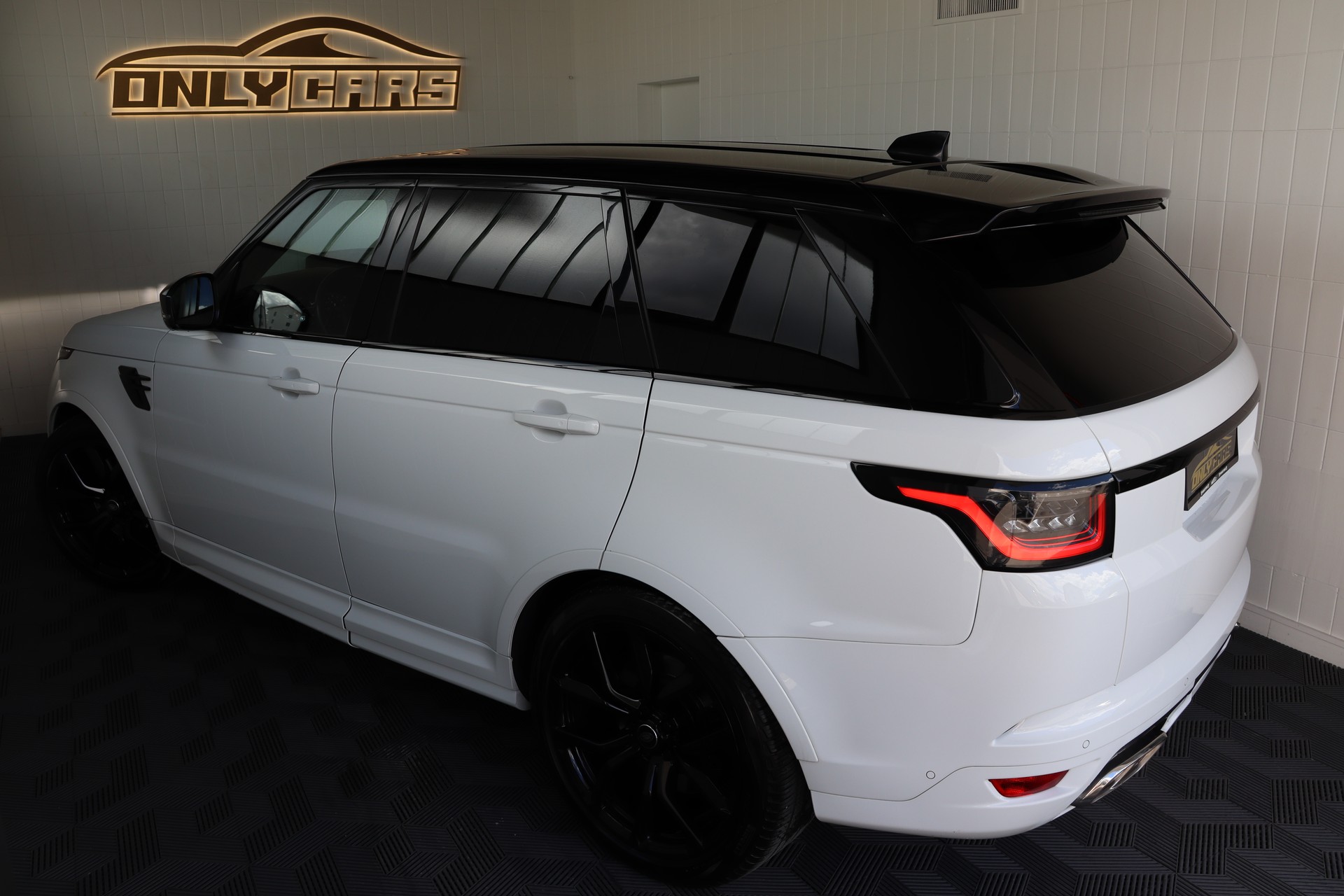 LAND ROVER Range Rover Sport 5.0 V8 S/C SVR Automatic-image-7