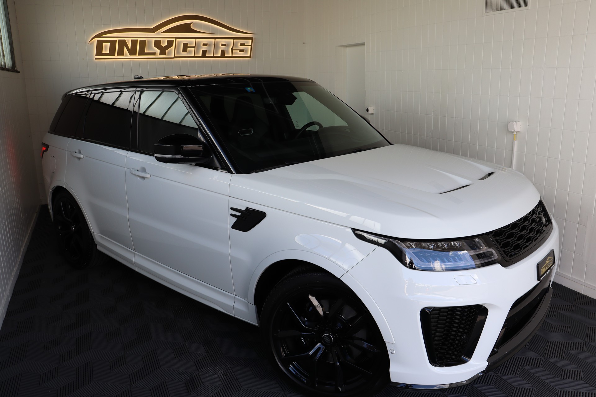 LAND ROVER Range Rover Sport 5.0 V8 S/C SVR Automatic-showroom-element-2