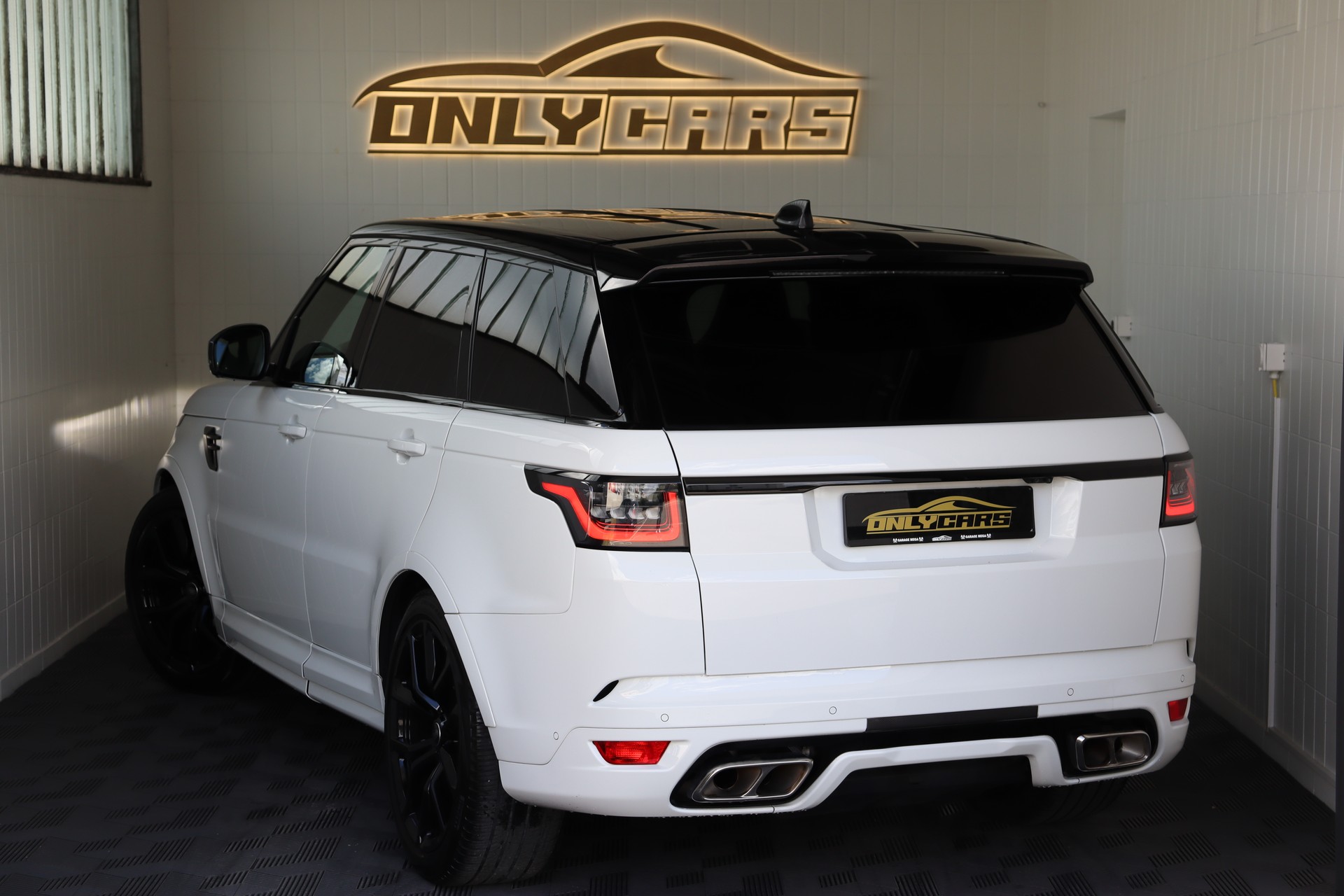 LAND ROVER Range Rover Sport 5.0 V8 S/C SVR Automatic-image-5