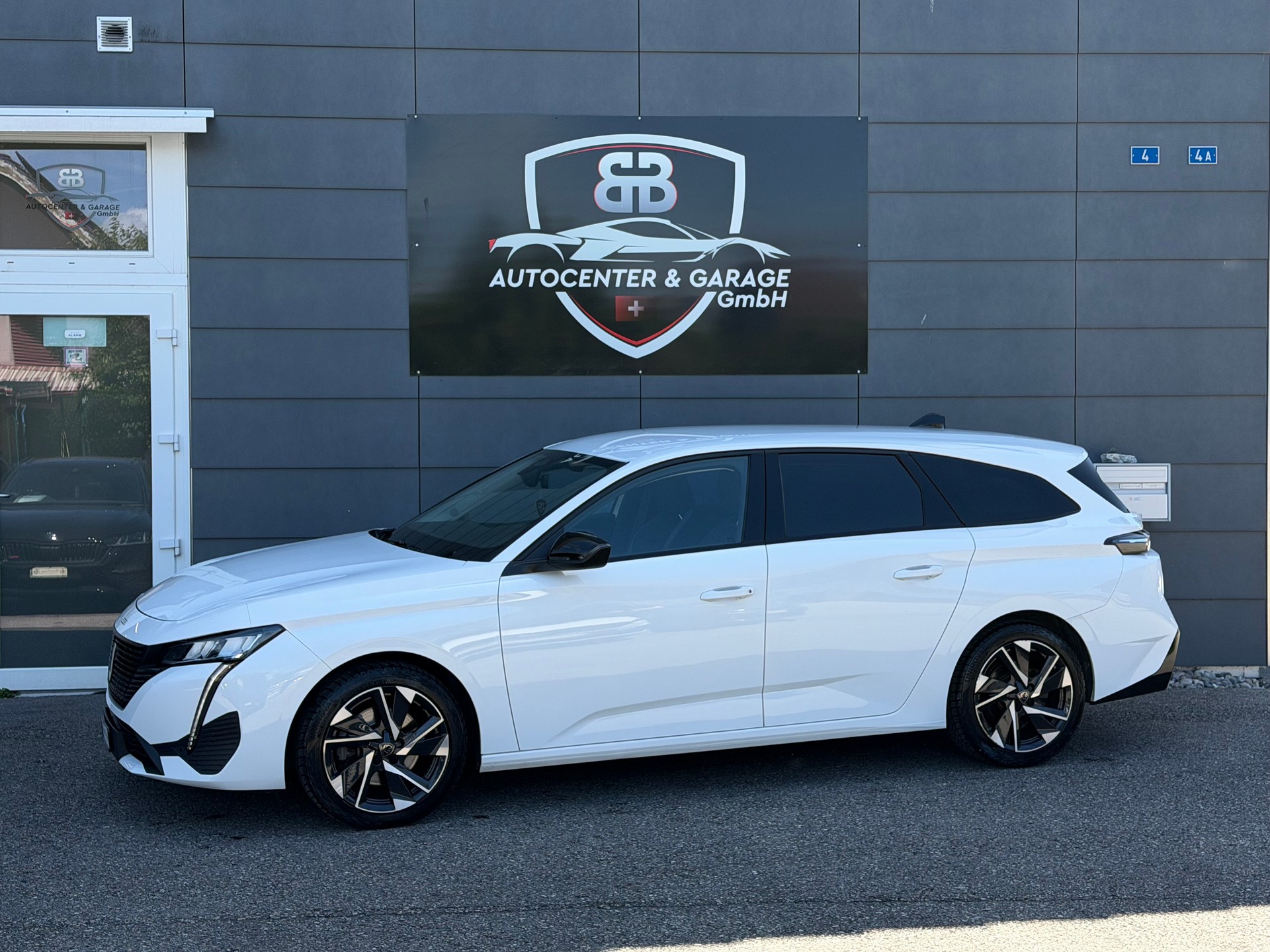 PEUGEOT 308 SW 1.5 BlueHDI Active Pack EAT8-showroom-element-2