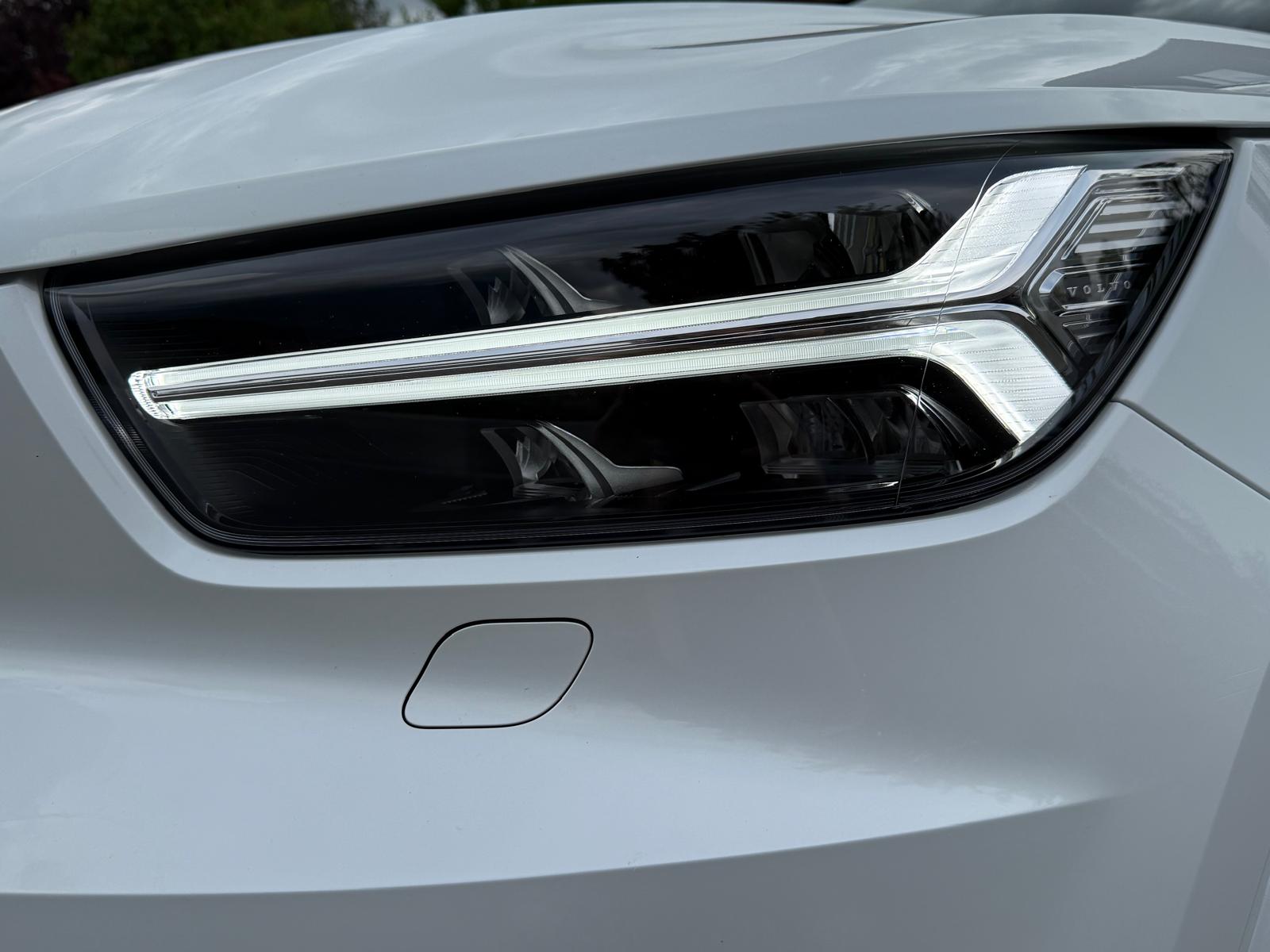 VOLVO XC40 D4 AWD R-Design Geartronic-image-14
