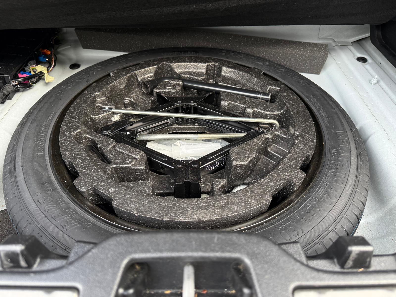 VOLVO XC40 D4 AWD R-Design Geartronic-image-8