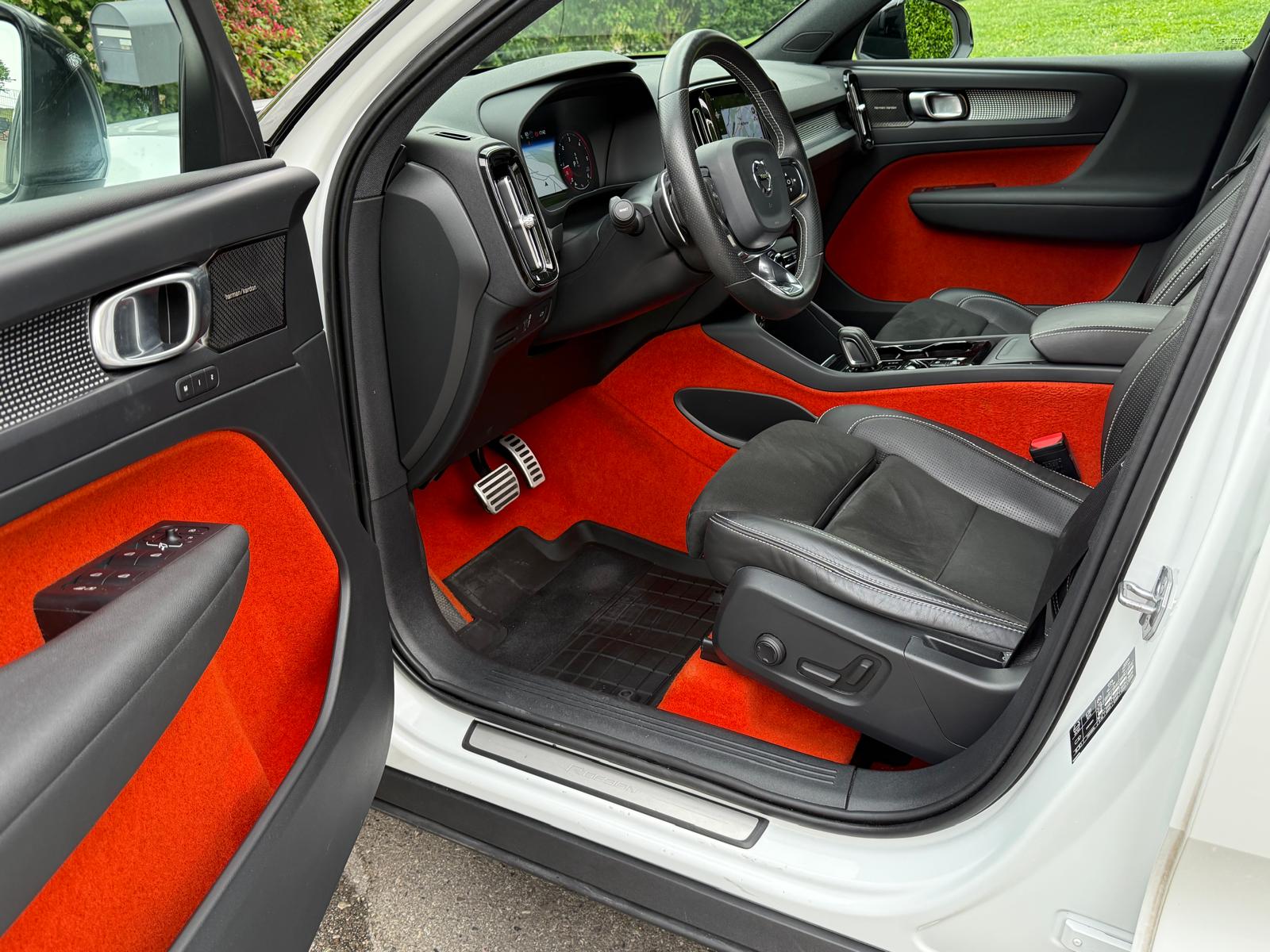 VOLVO XC40 D4 AWD R-Design Geartronic-image-15