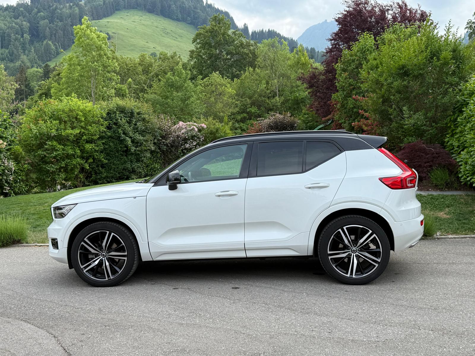 VOLVO XC40 D4 AWD R-Design Geartronic-showroom-element-2