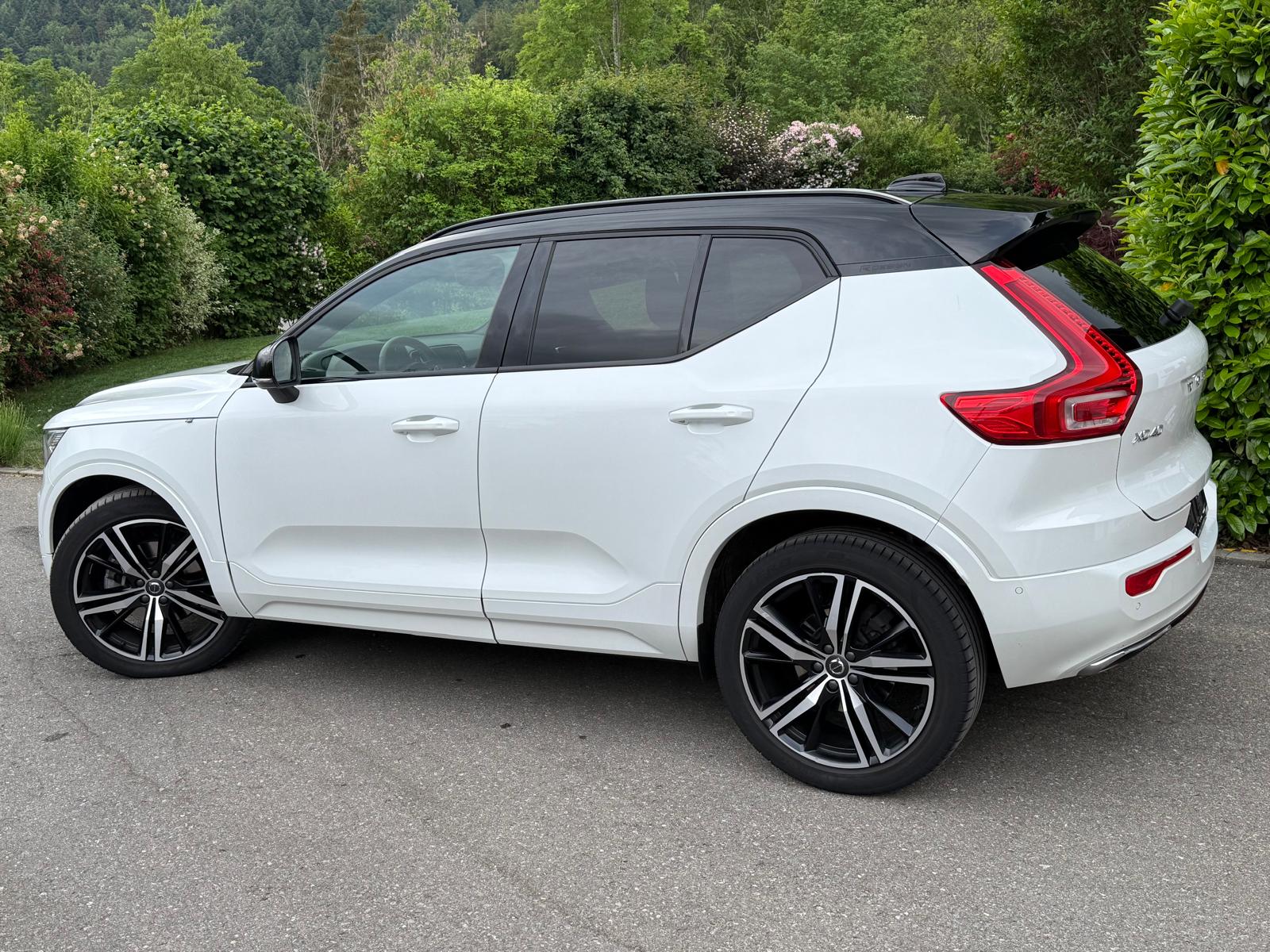 VOLVO XC40 D4 AWD R-Design Geartronic-image-16