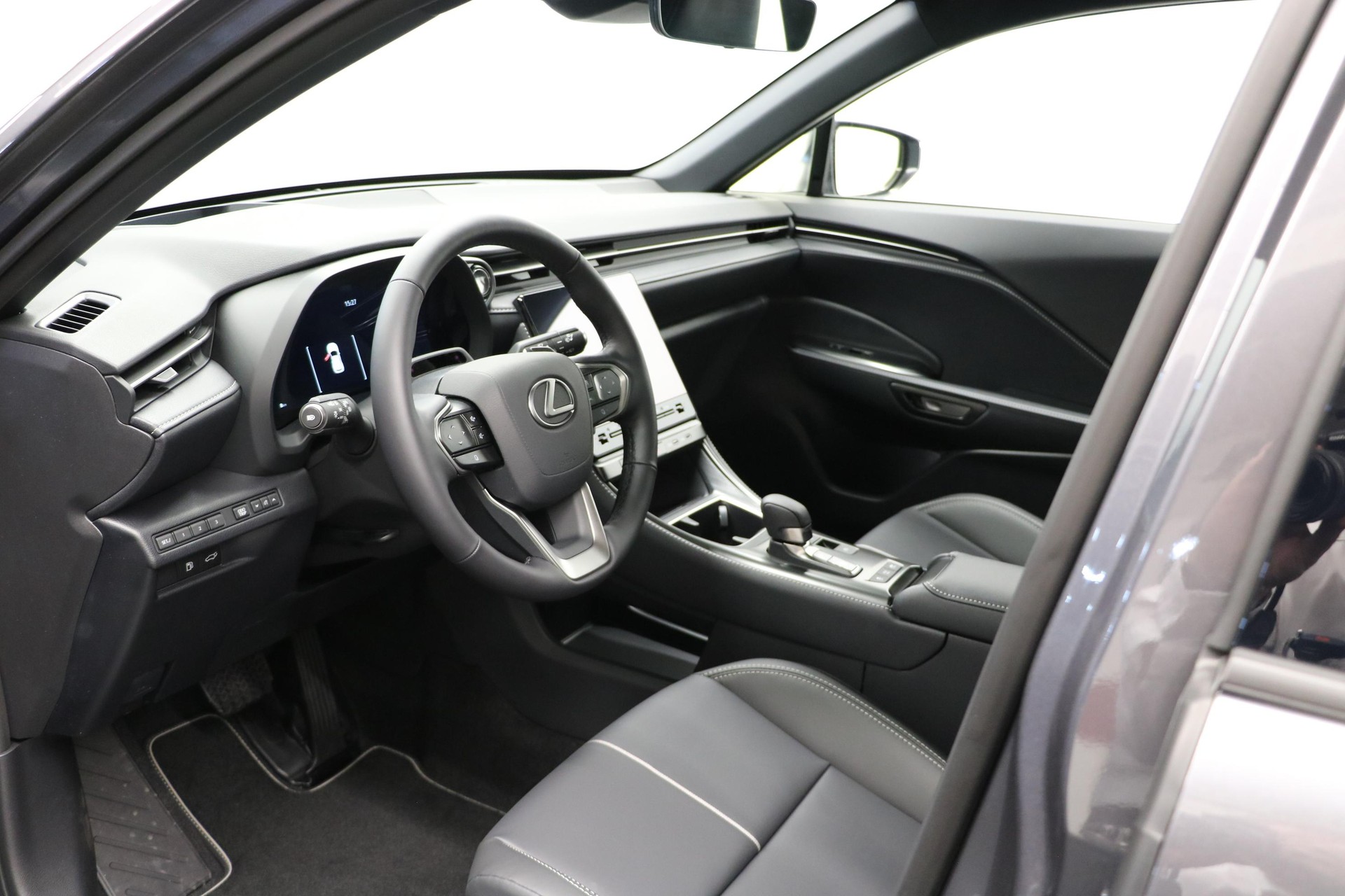 LEXUS LBX 1.5 Hybrid Relax AWD-showroom-element-2