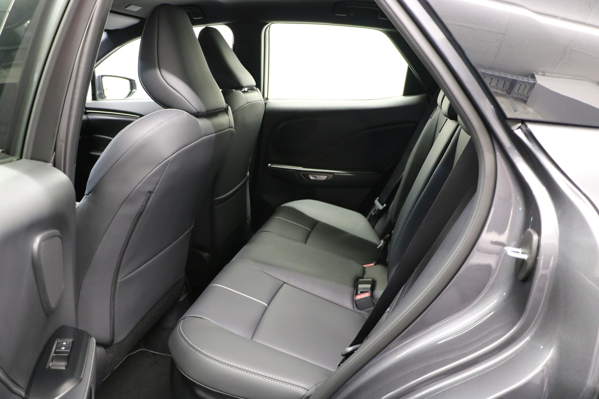 LEXUS LBX 1.5 Hybrid Relax AWD-image-10