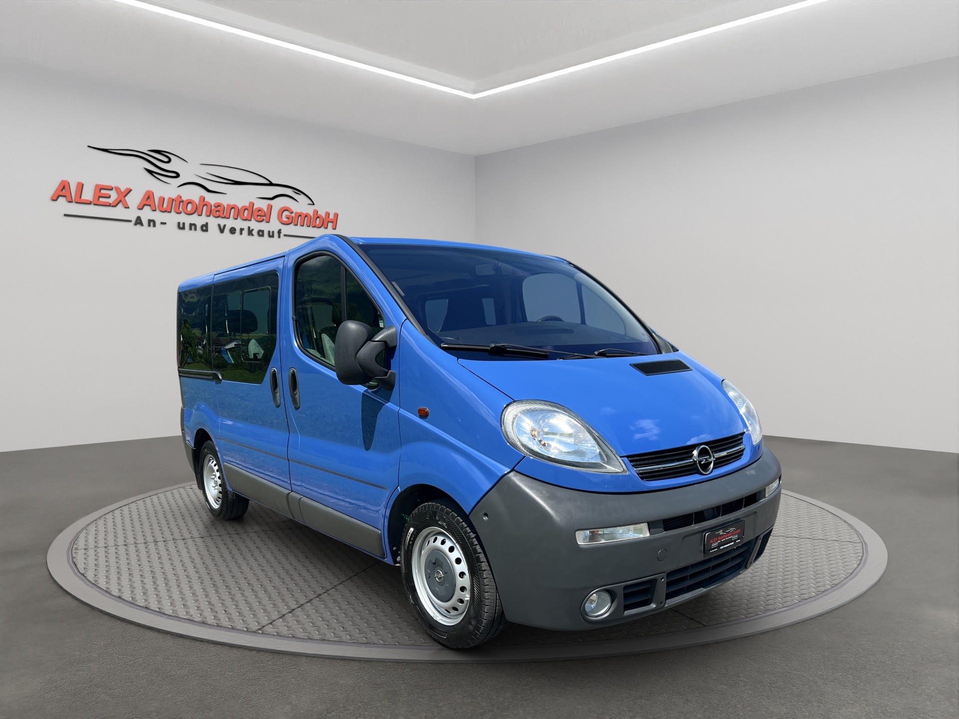 OPEL Vivaro Tour 2.5 CDTI 2.7t 8-Plätze-image-8