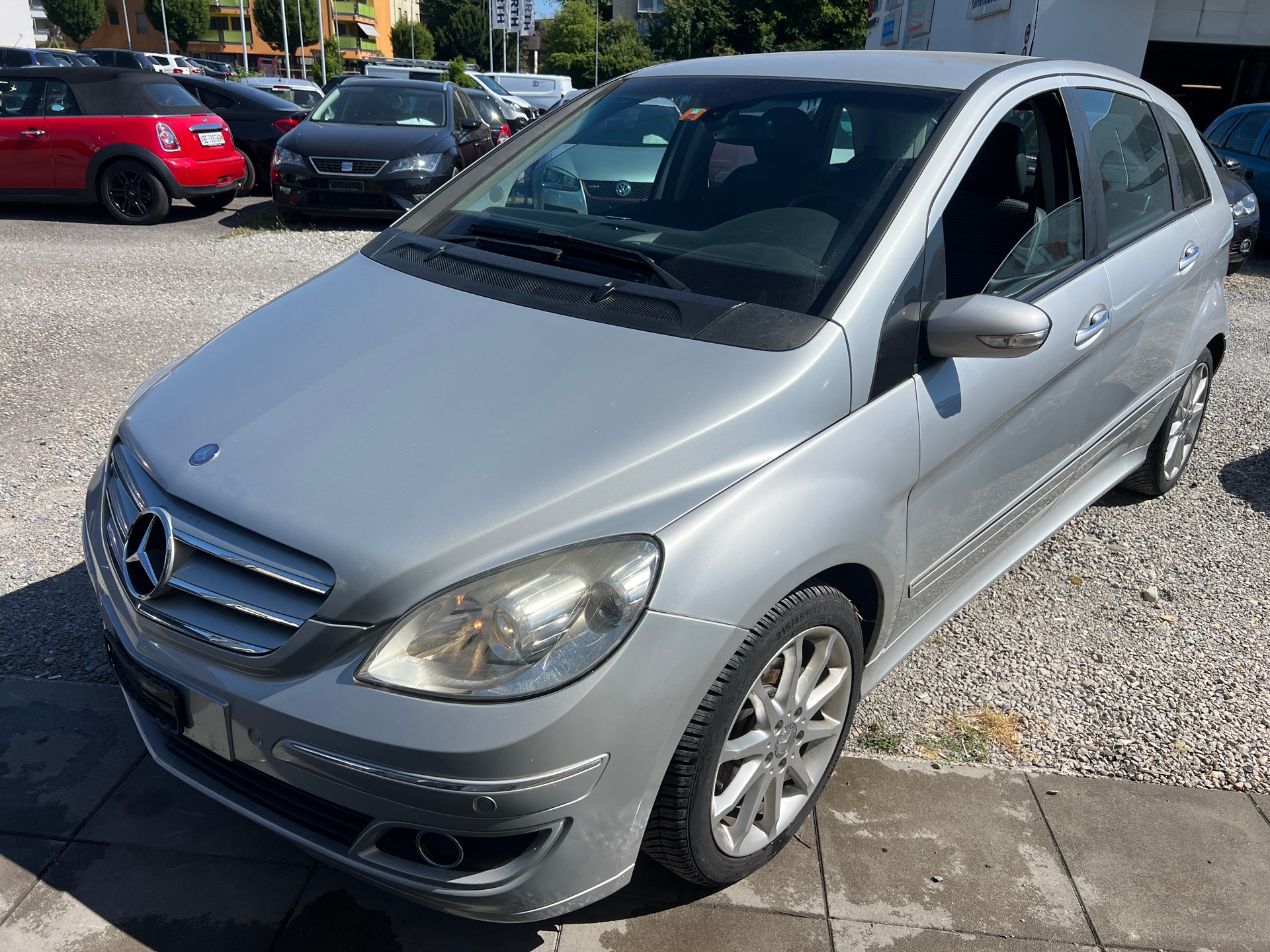 MERCEDES-BENZ B 200