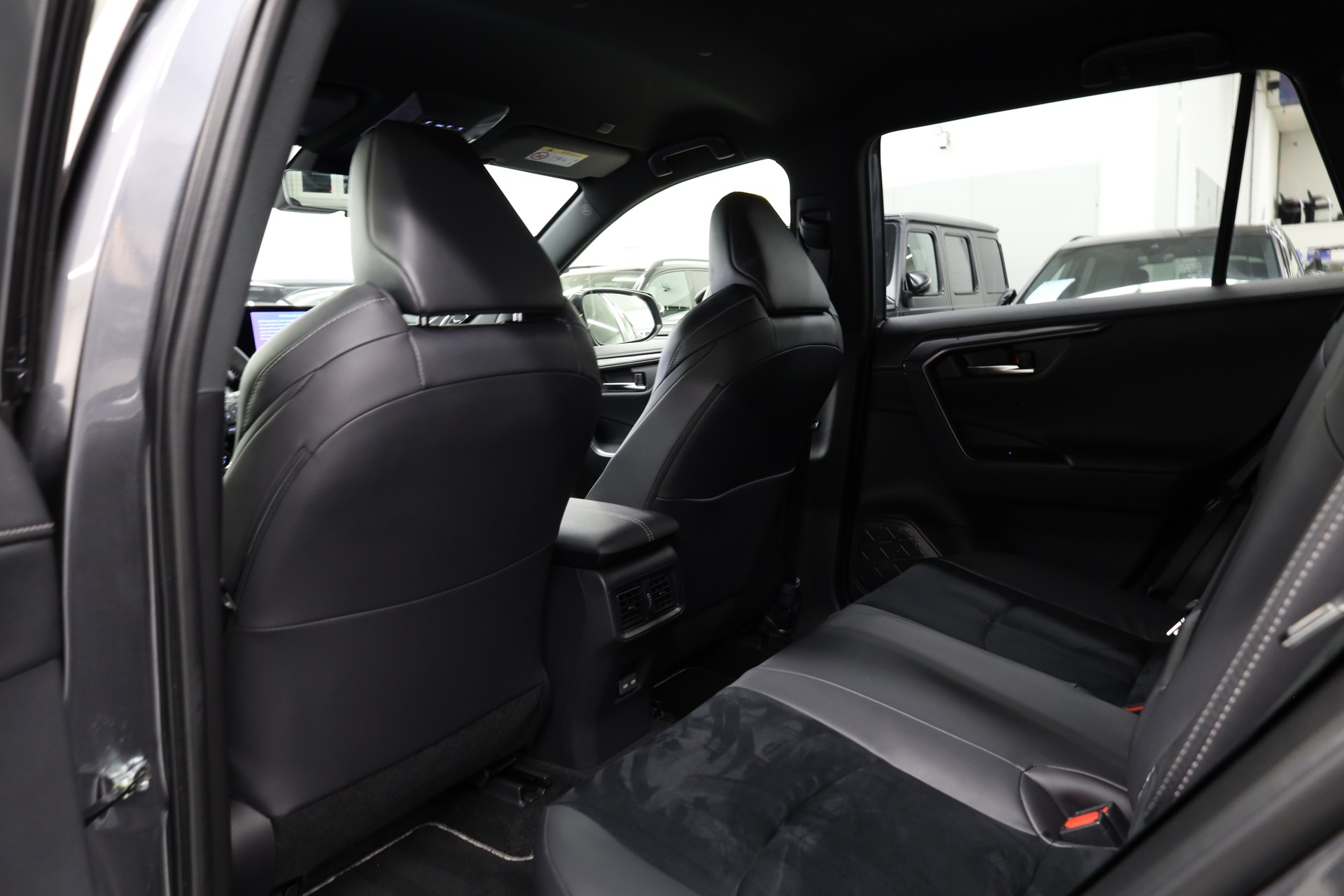 TOYOTA RAV-4 2.5 HEV GR Sport e-CVT 4WD-image-27