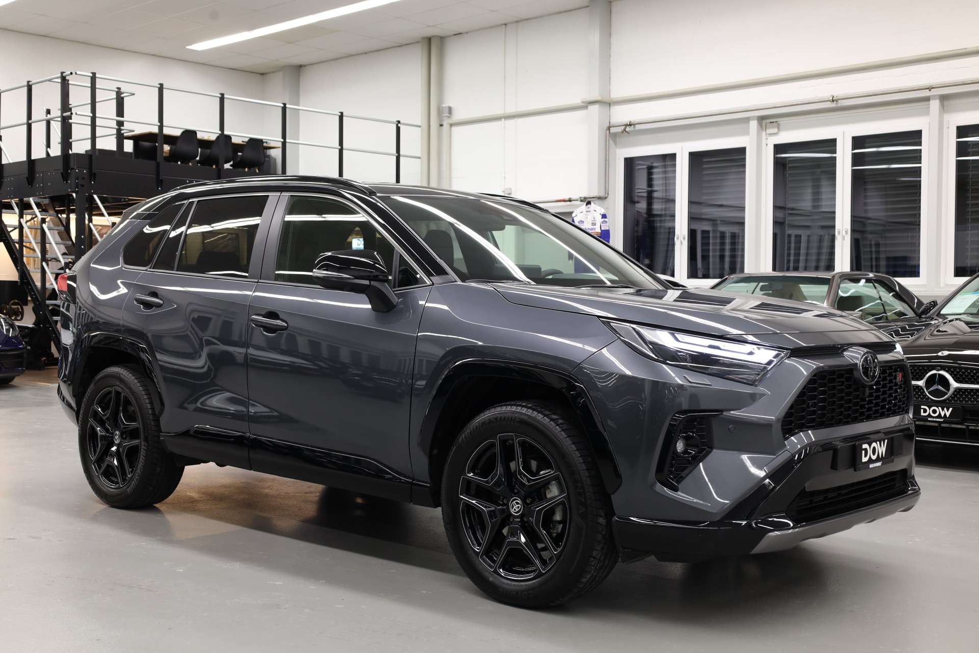 TOYOTA RAV-4 2.5 HEV GR Sport e-CVT 4WD-showroom-element-1