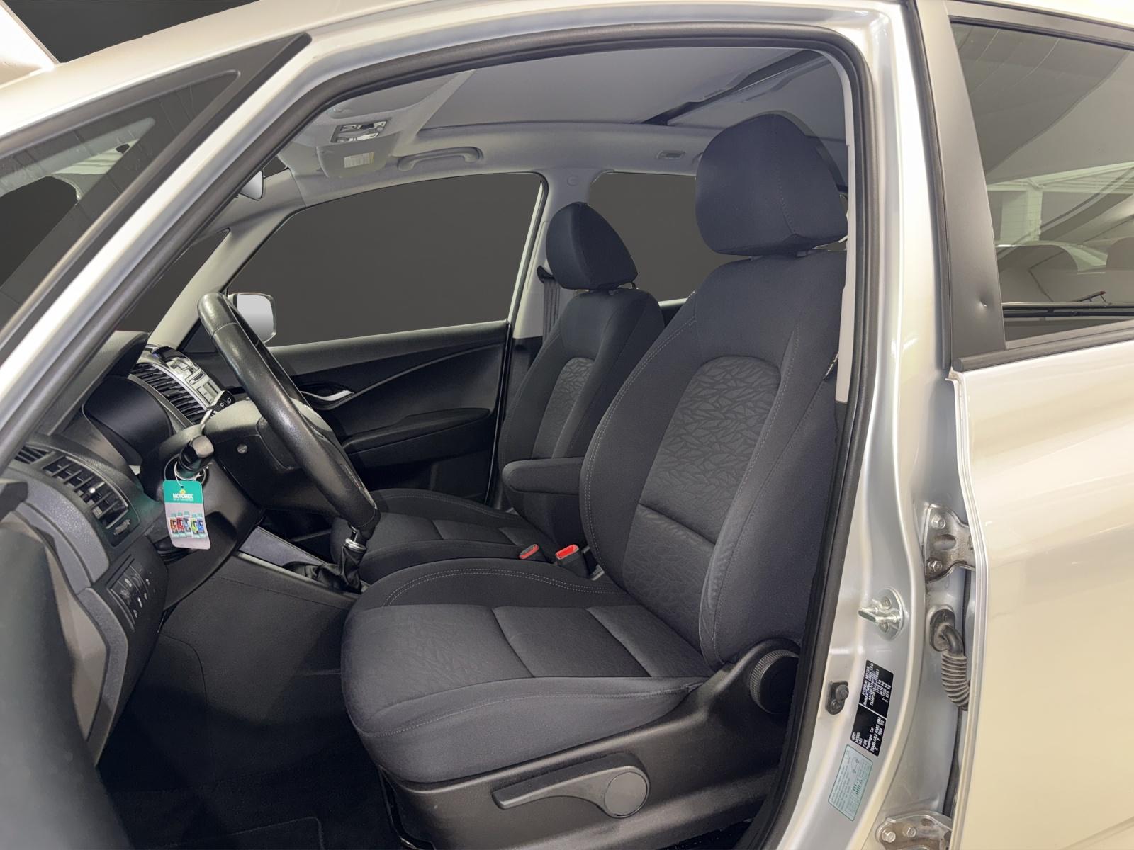 HYUNDAI iX20 1.6 Premium-image-6