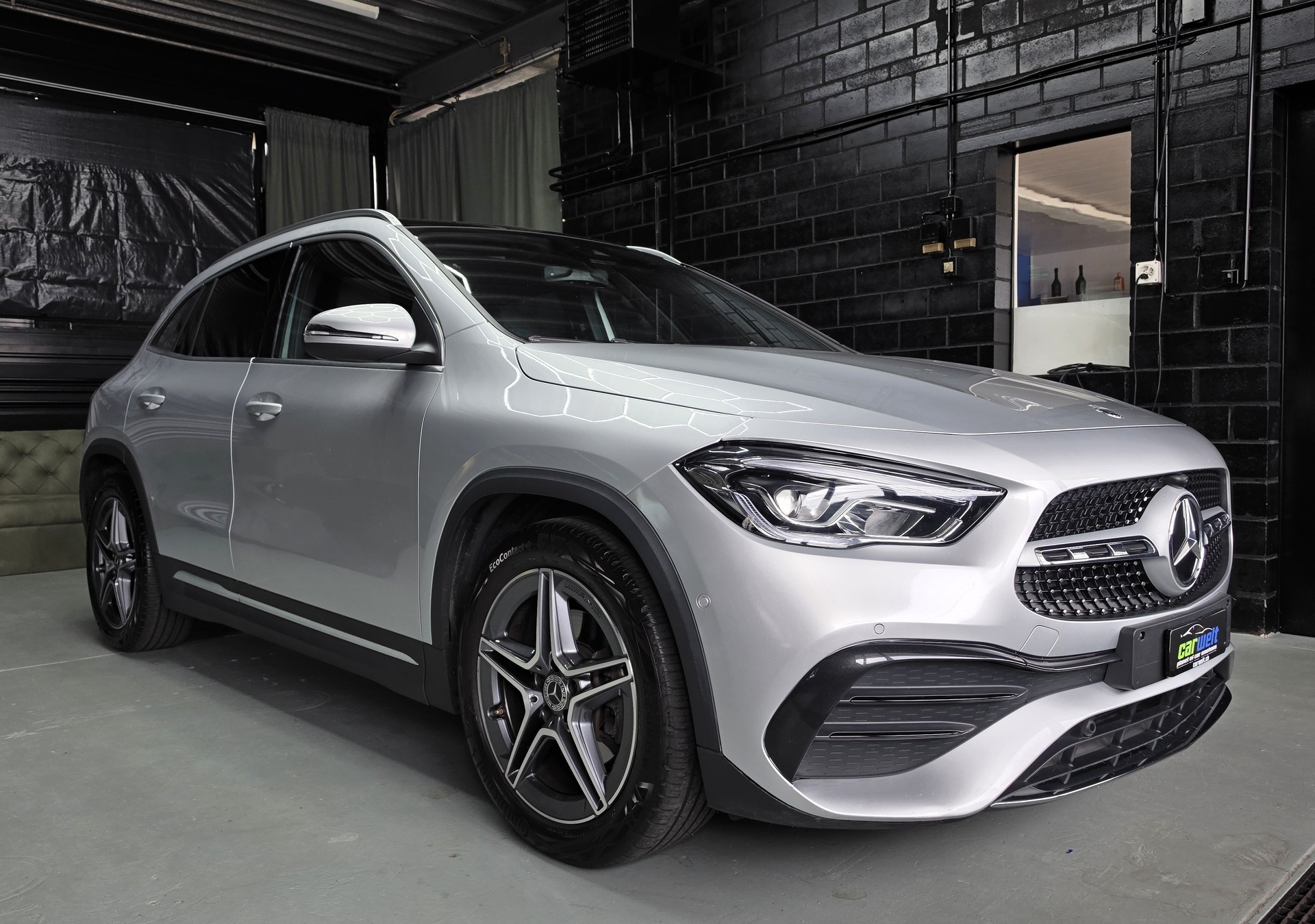 MERCEDES-BENZ GLA 250 AMG Line 4matic