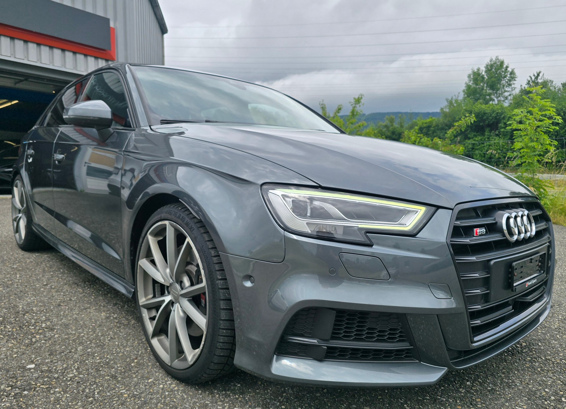 AUDI S3 Sportback 2.0 TFSI quattro S-tronic-image-2