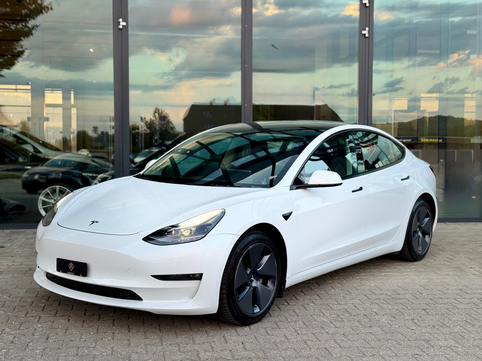 TESLA Model 3 Long Range Dual Motor AWD / AMD Ryzen-showroom-element-2
