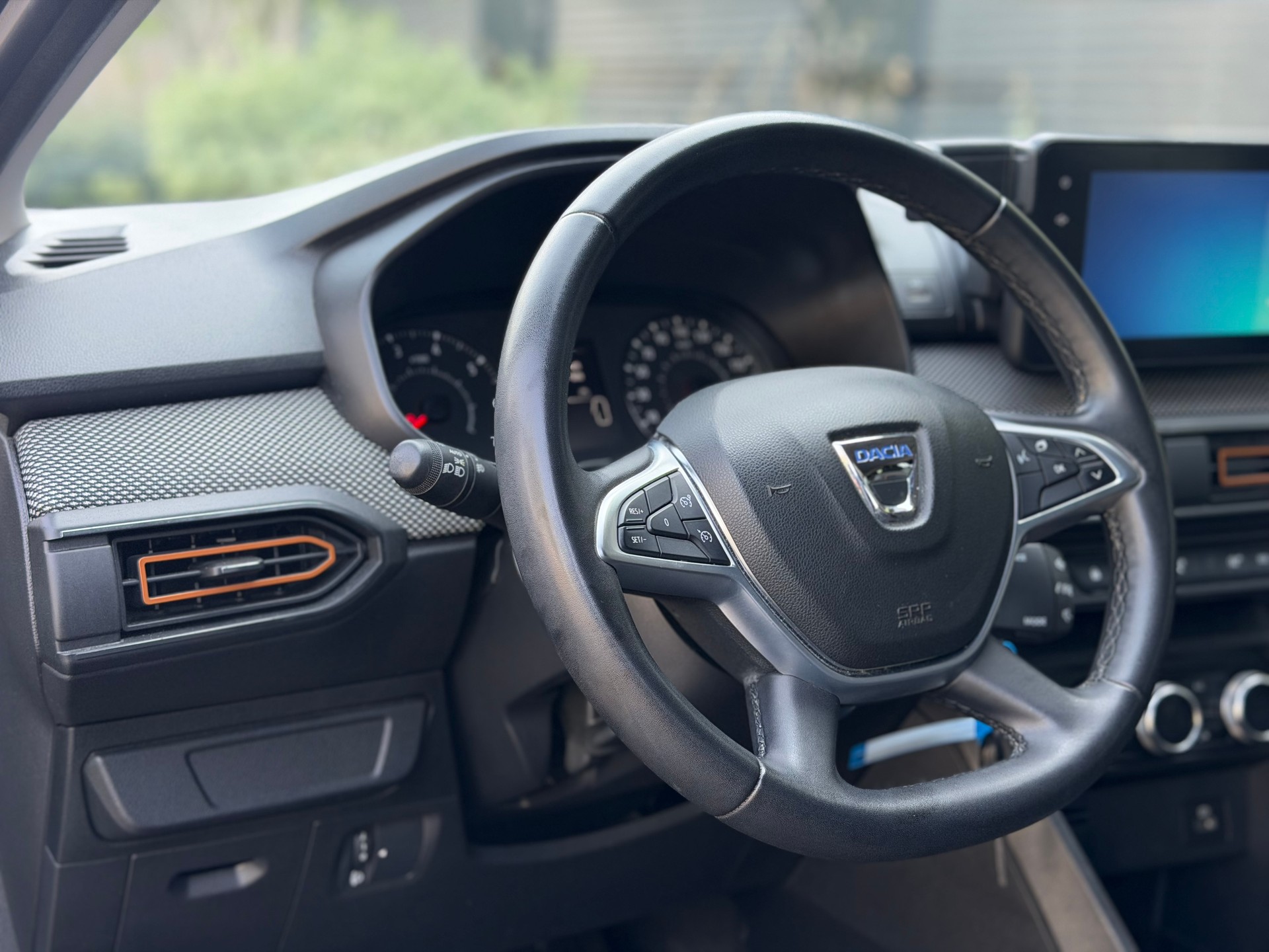 DACIA Sandero Stepway TCe 90 Comfort CVT-image-12