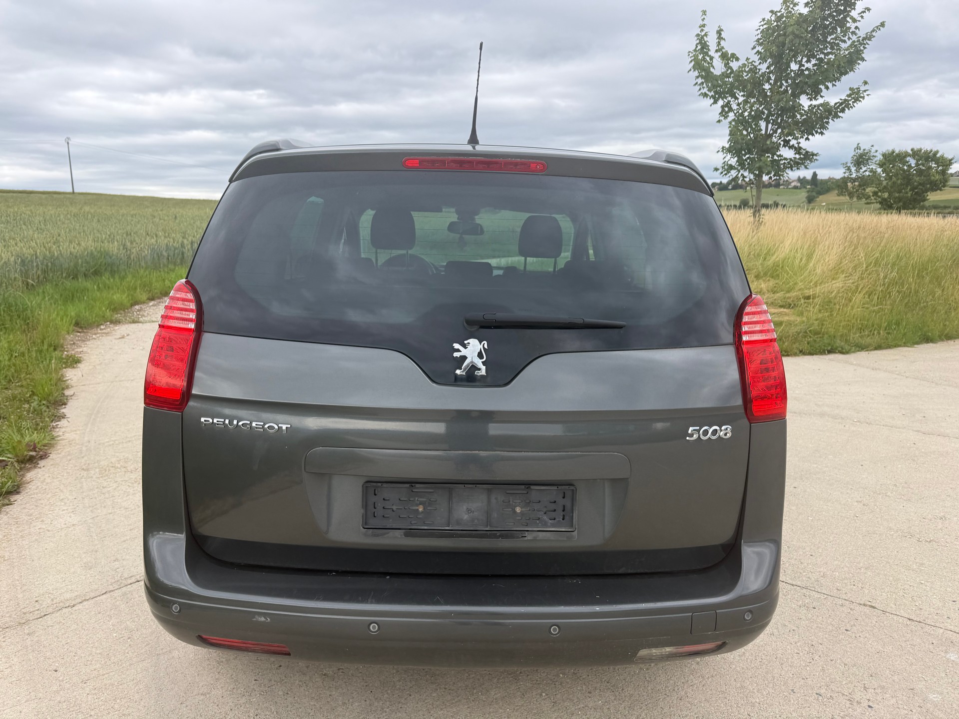 PEUGEOT 5008 2.0 HDI Allure-image-3