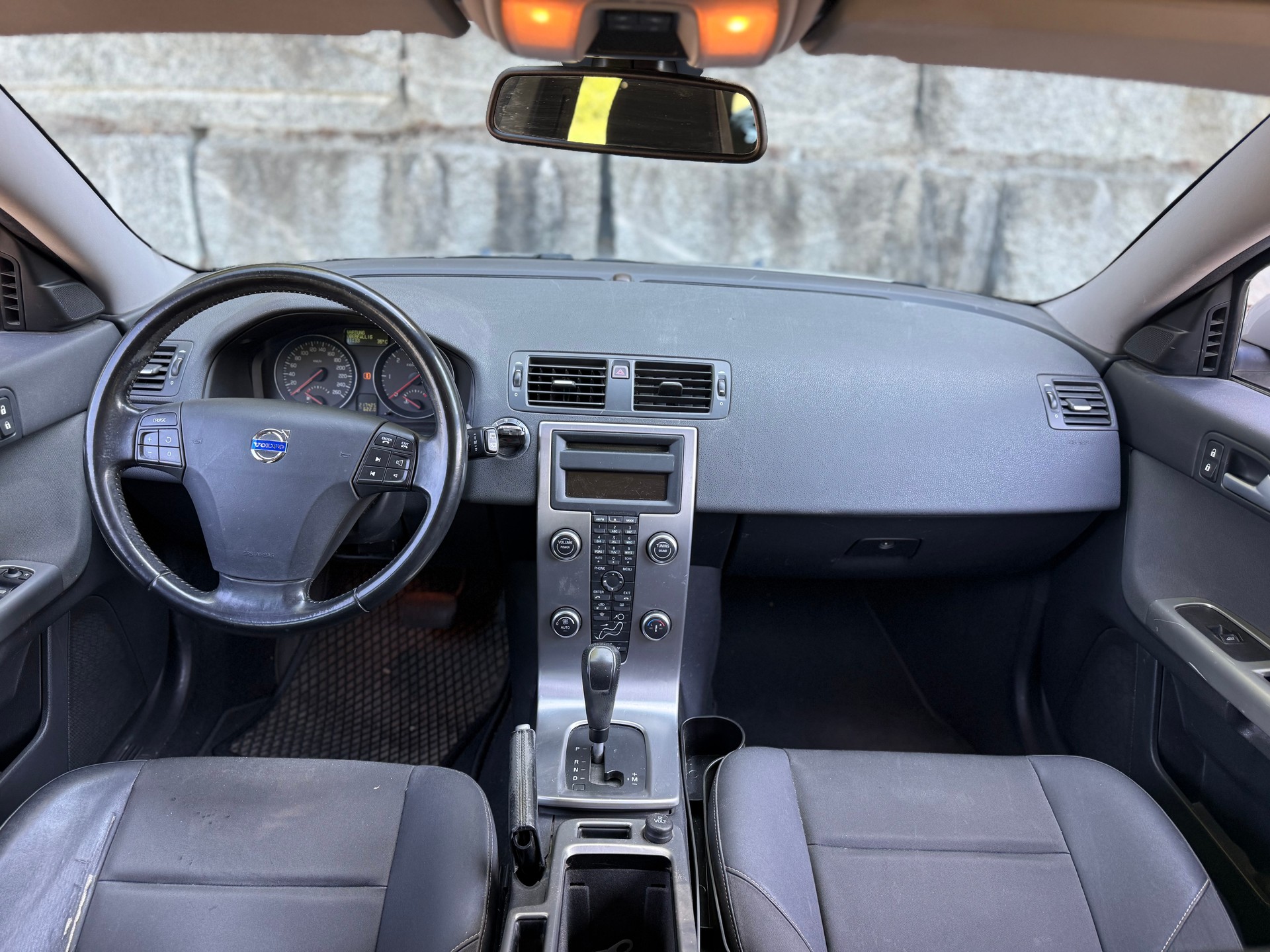 VOLVO V50 2.0D Momentum Automat-image-4