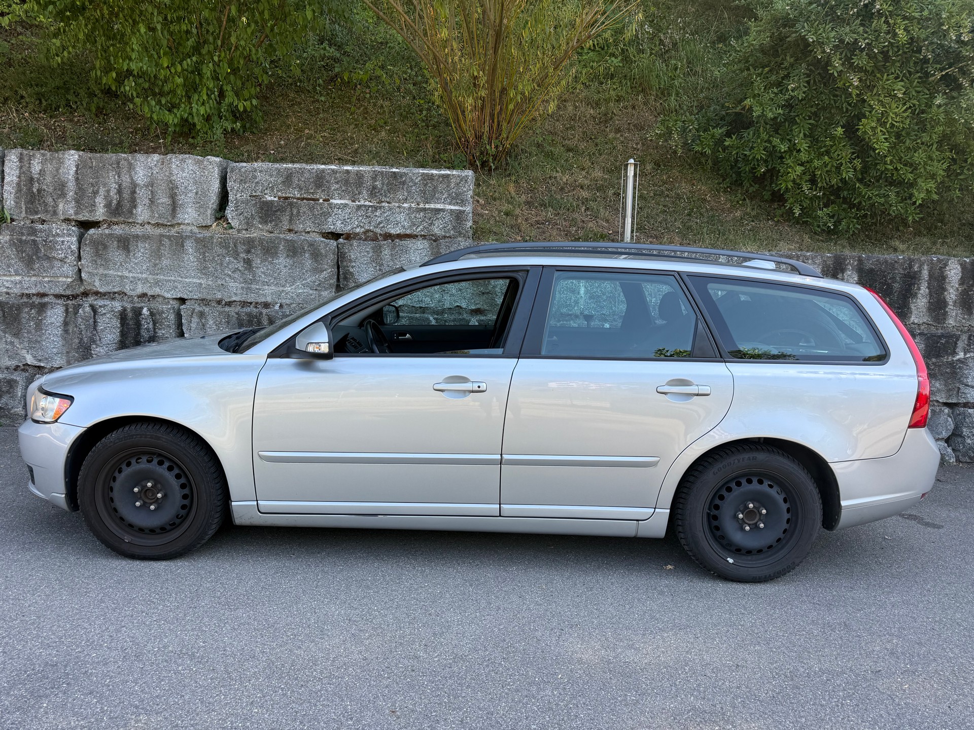 VOLVO V50 2.0D Momentum Automat-image-8