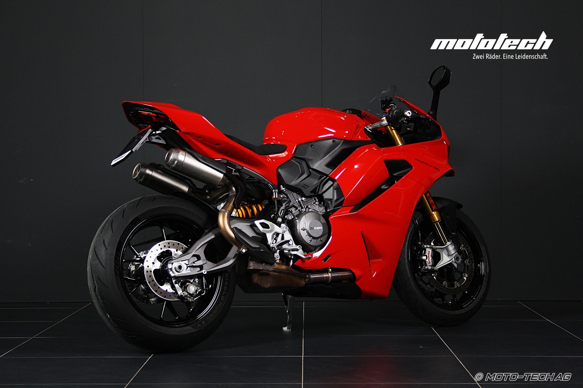DUCATI Panigale V2 S-showroom-element-2