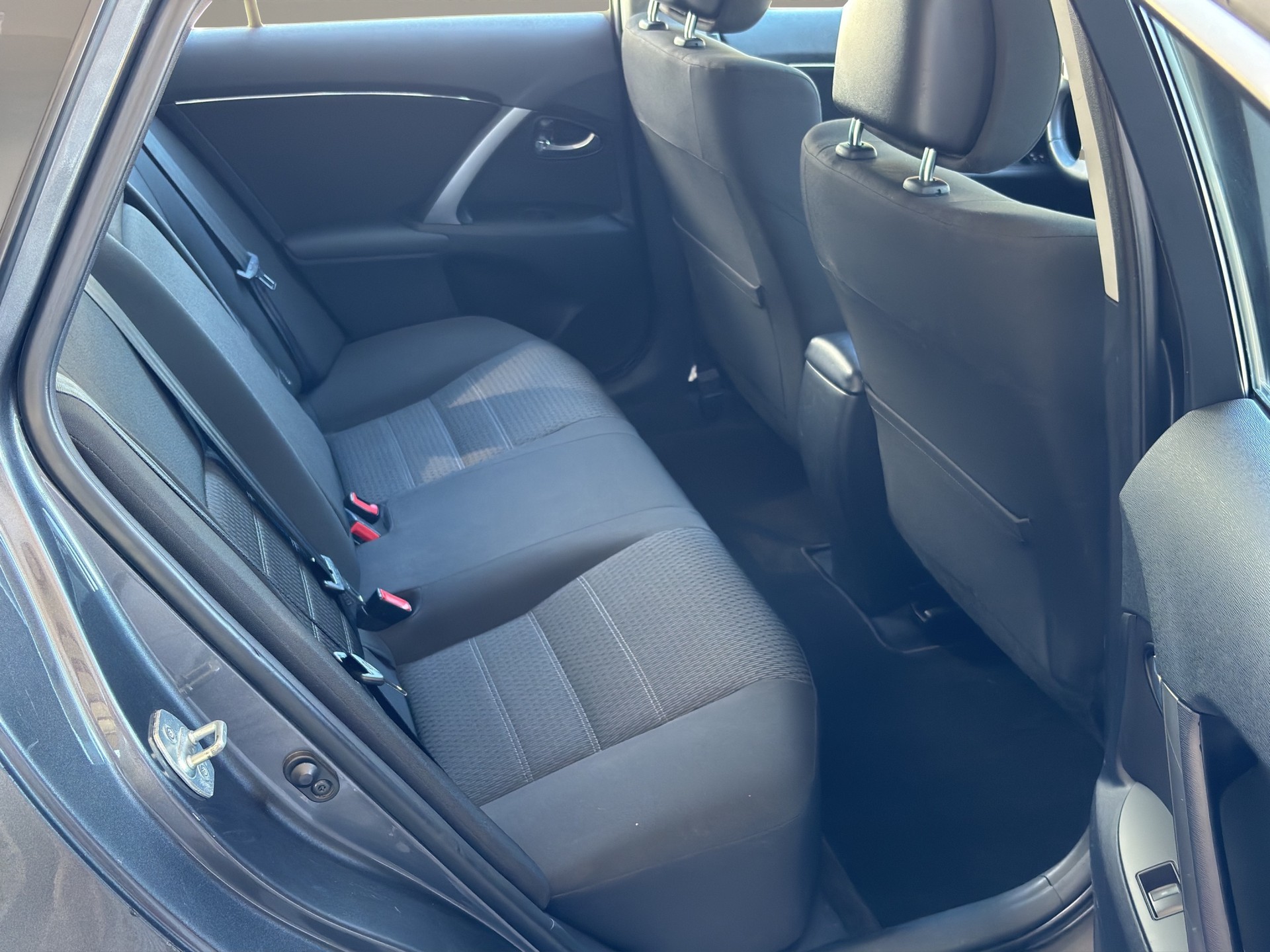 TOYOTA Avensis Sportswagon 2.0 Linea Luna Multidrive-image-18