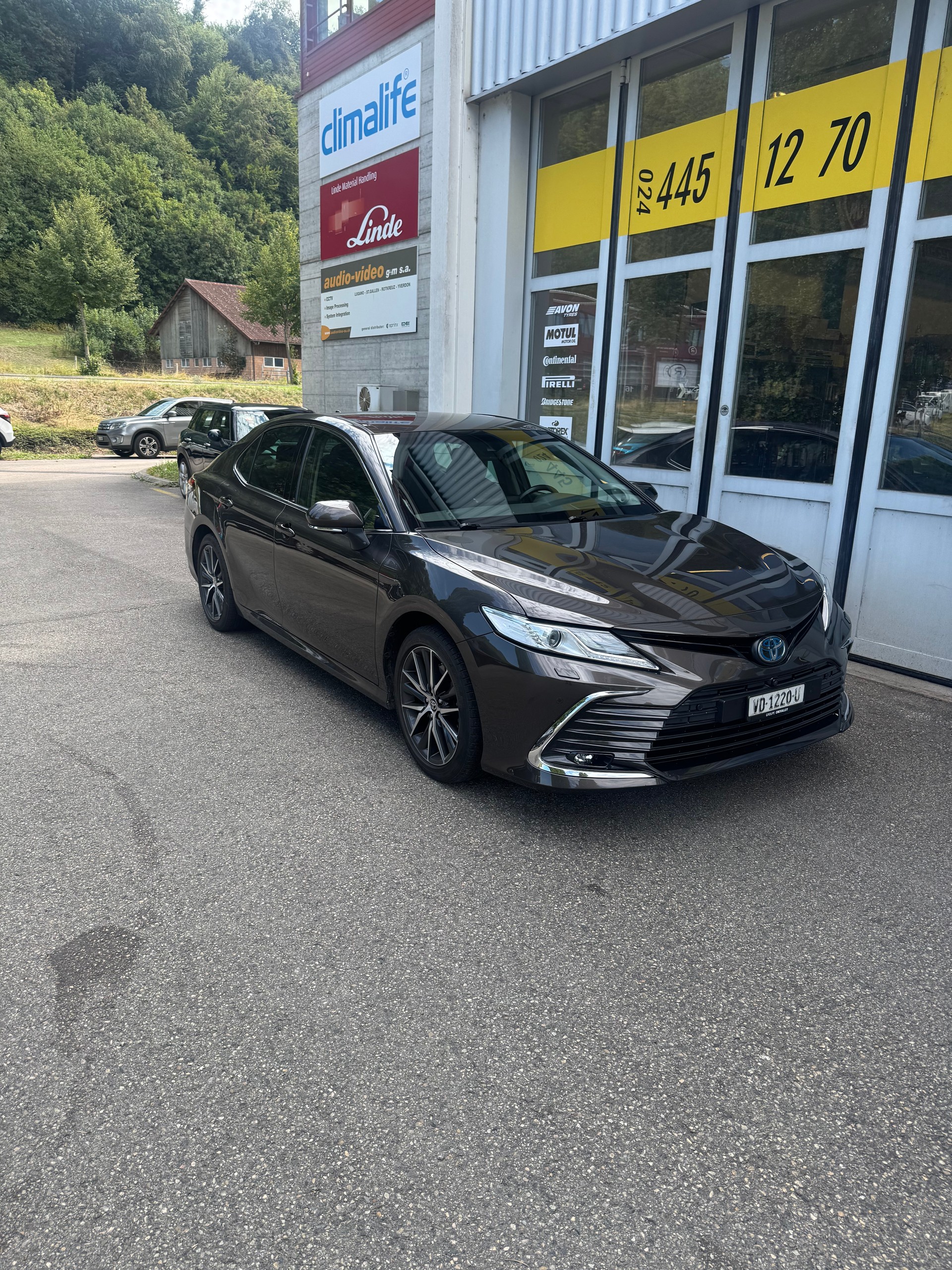 TOYOTA Camry 2.5 HSD e-CVT Premium-image-1