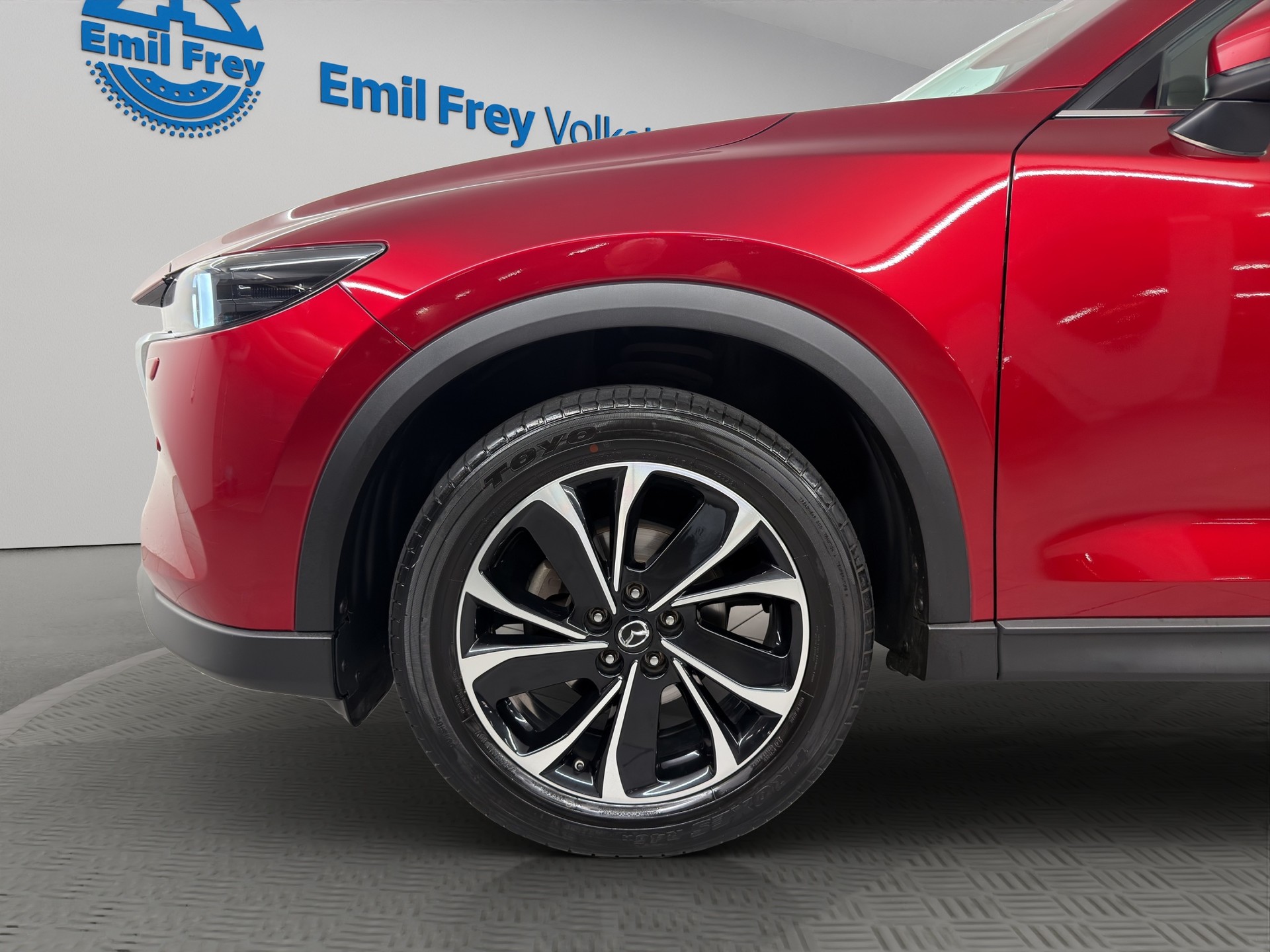MAZDA CX-5 2.0 Revolution AWD-showroom-element-3