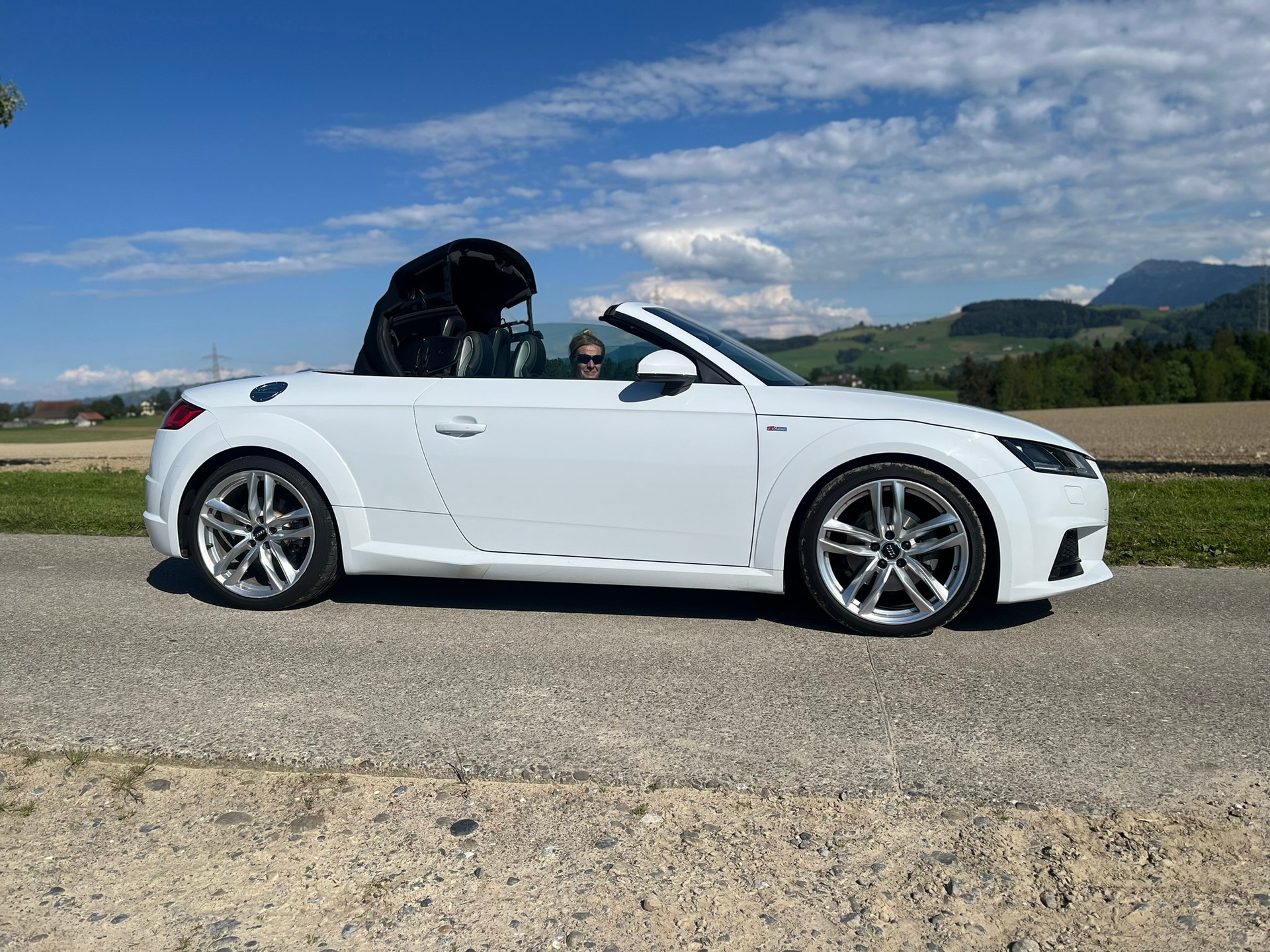 AUDI 2.0 TFSI quattro S-Tronic-image-9