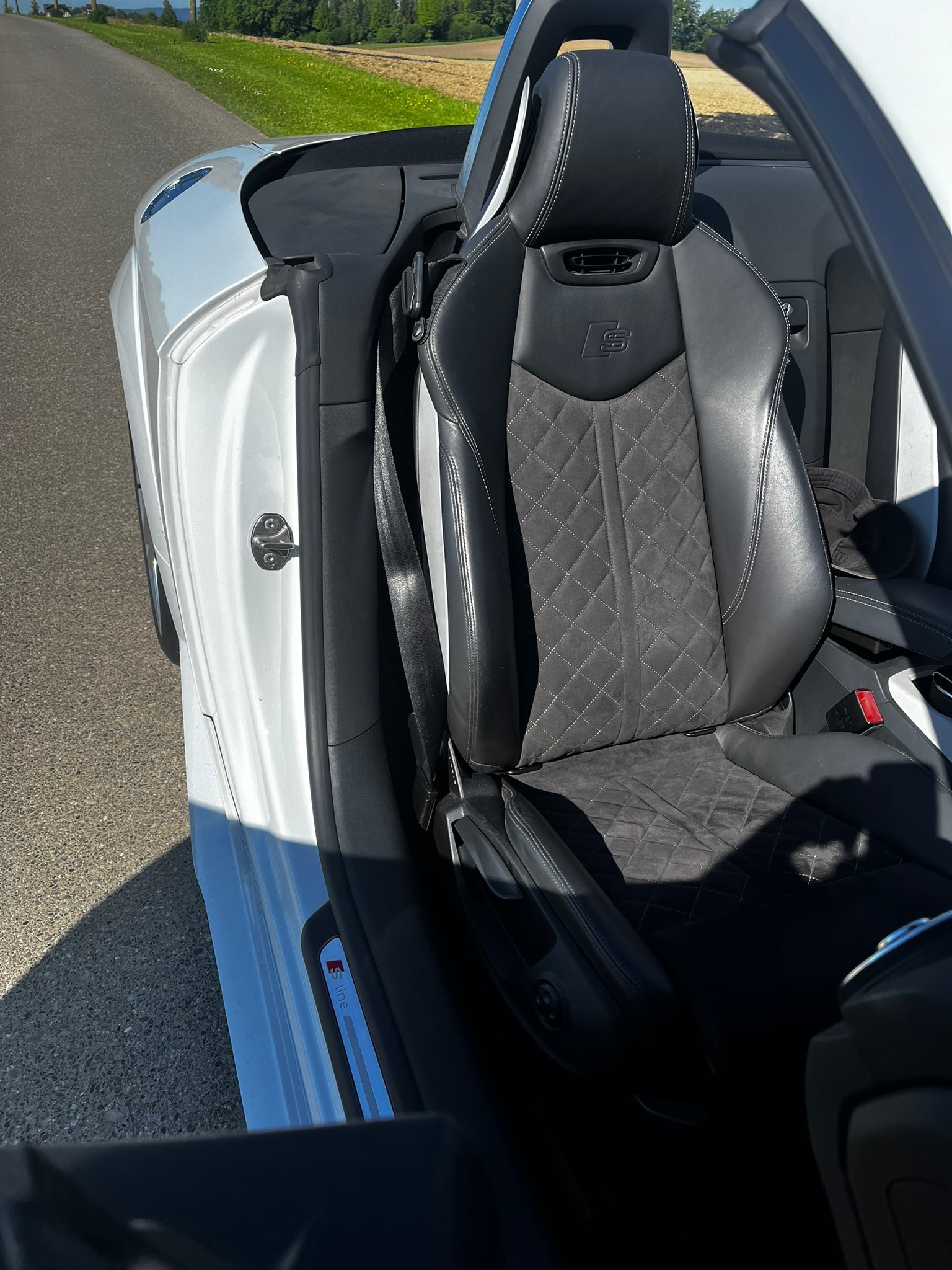 AUDI 2.0 TFSI quattro S-Tronic-image-15