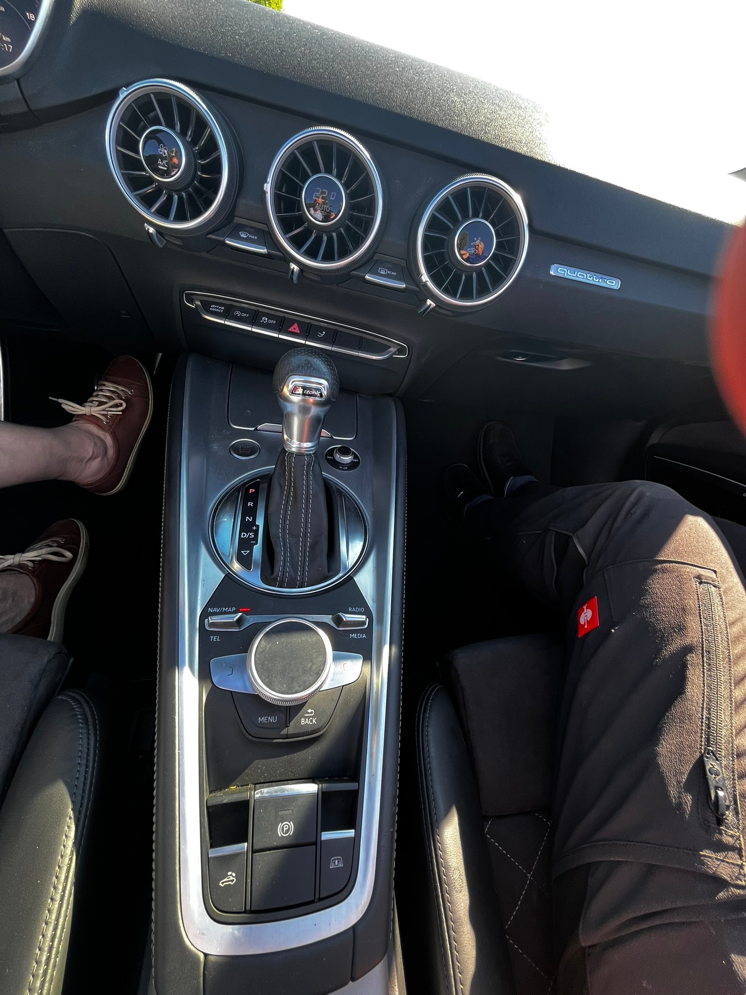 AUDI 2.0 TFSI quattro S-Tronic-image-18