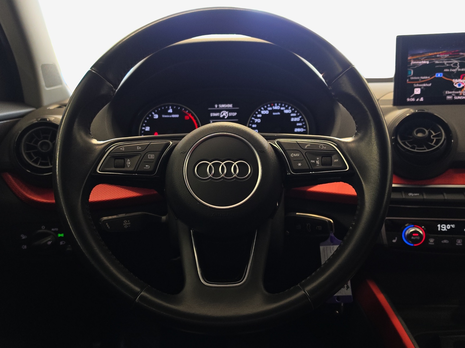 AUDI Q2 2.0 TDI sport quattro S-tronic-image-9
