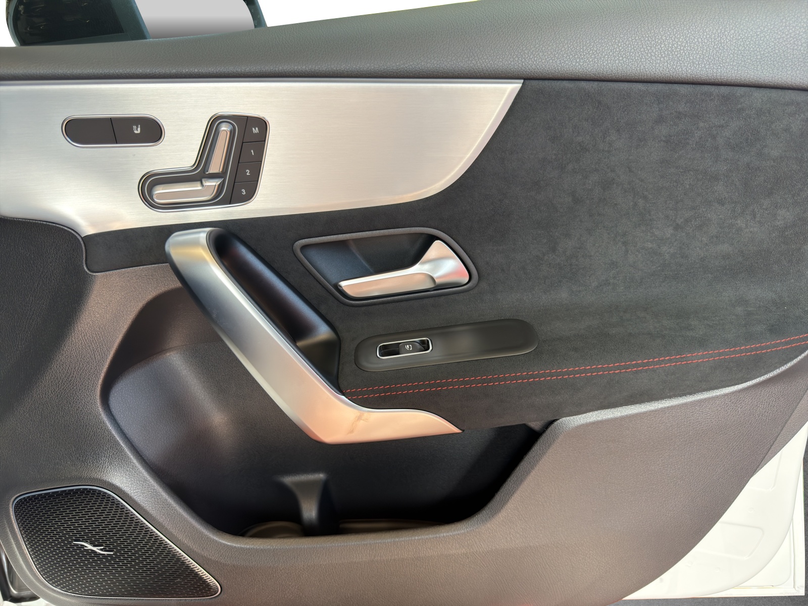 MERCEDES-BENZ A AMG 35 4Matic 8G-DCT-image-16