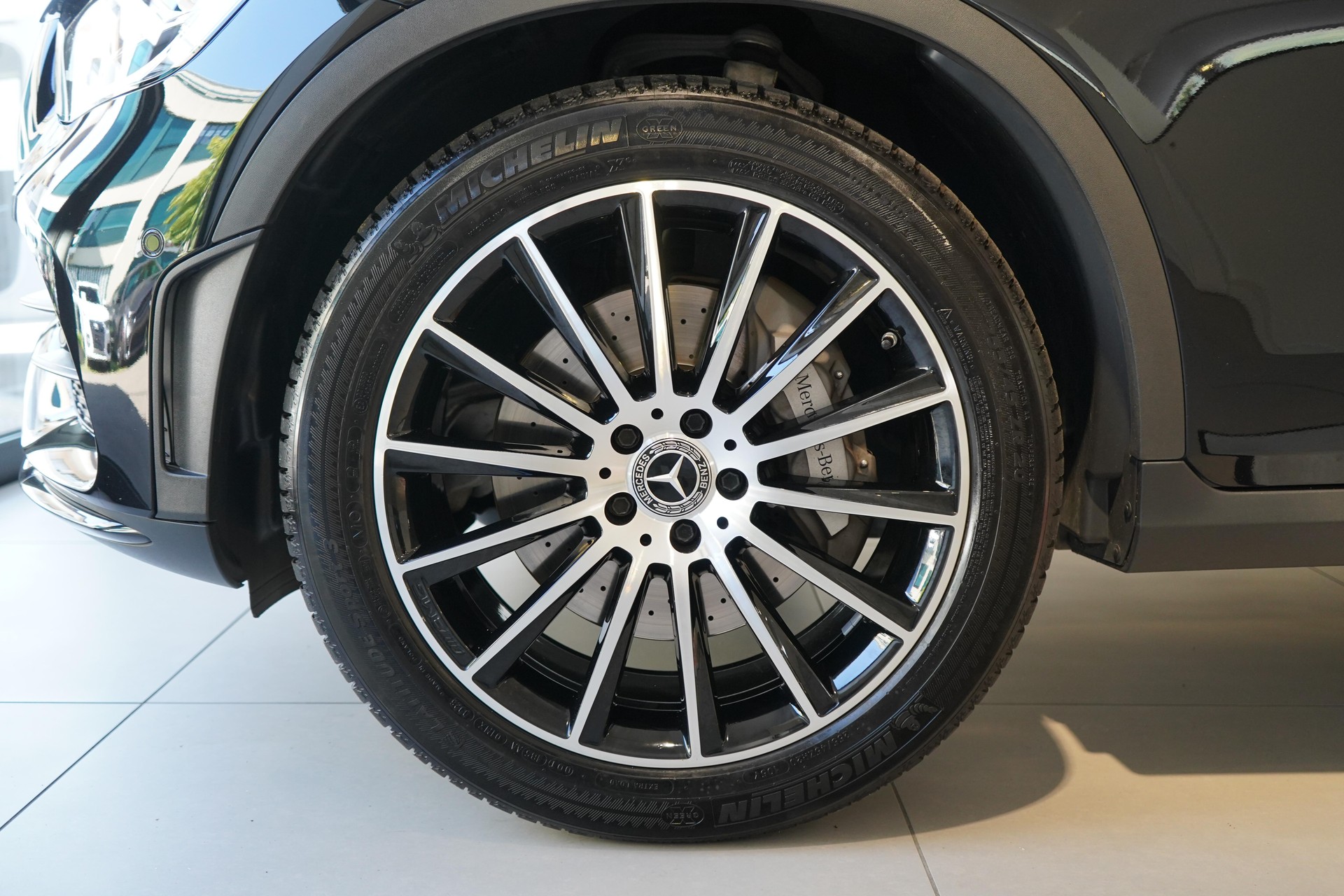 MERCEDES-BENZ GLC-Klasse X253 GLC 220 d AMG Line 4m-image-20