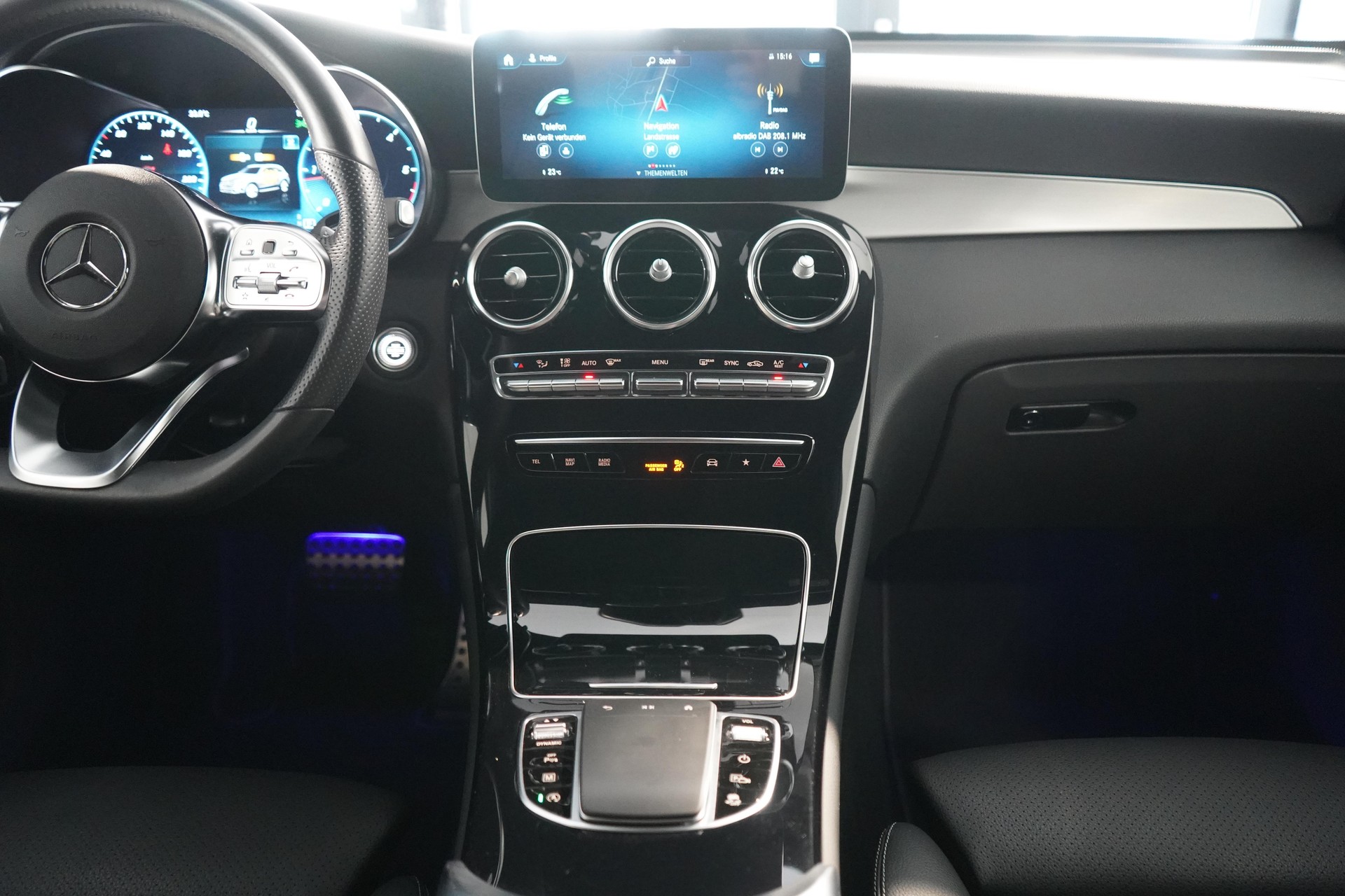 MERCEDES-BENZ GLC-Klasse X253 GLC 220 d AMG Line 4m-image-11