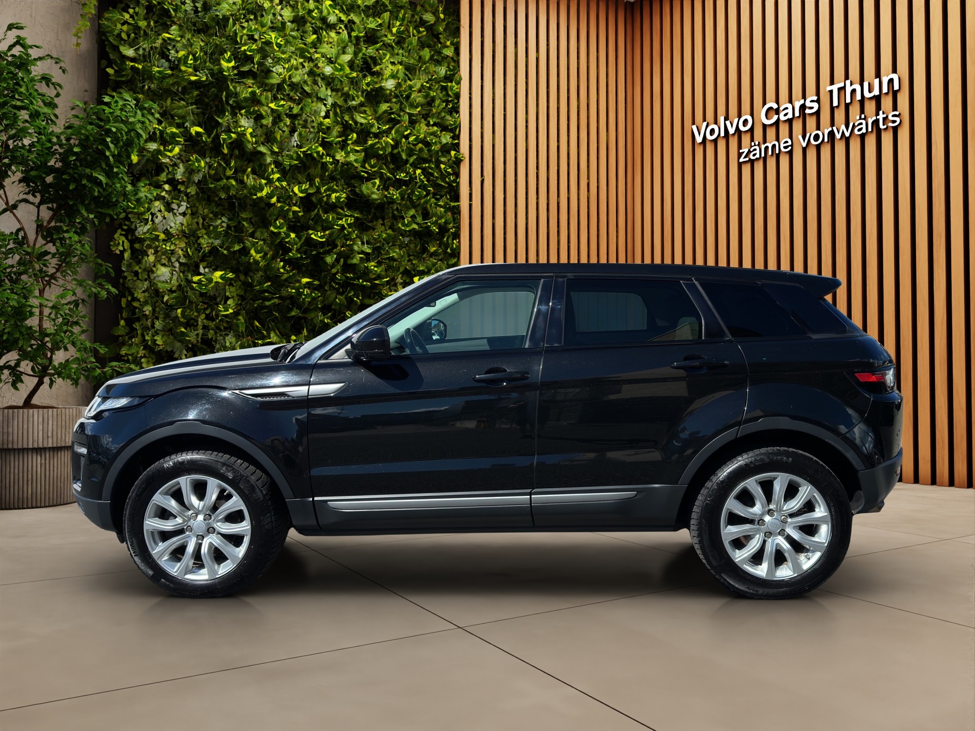 LAND ROVER Range Rover Evoque 2.0 TD4 Advantage-image-4