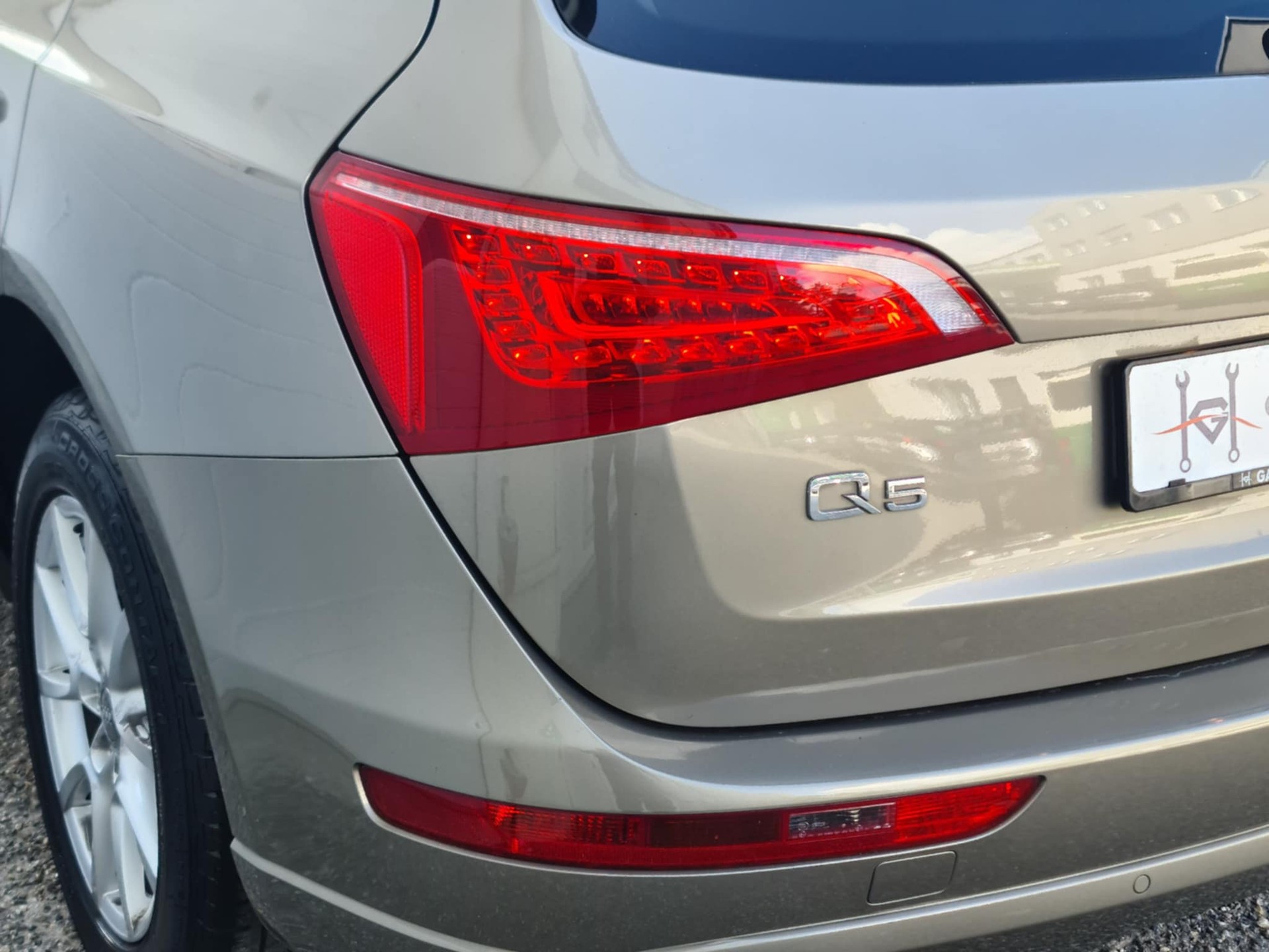 AUDI Q5 2.0 TFSI quattro S-tronic-image-7