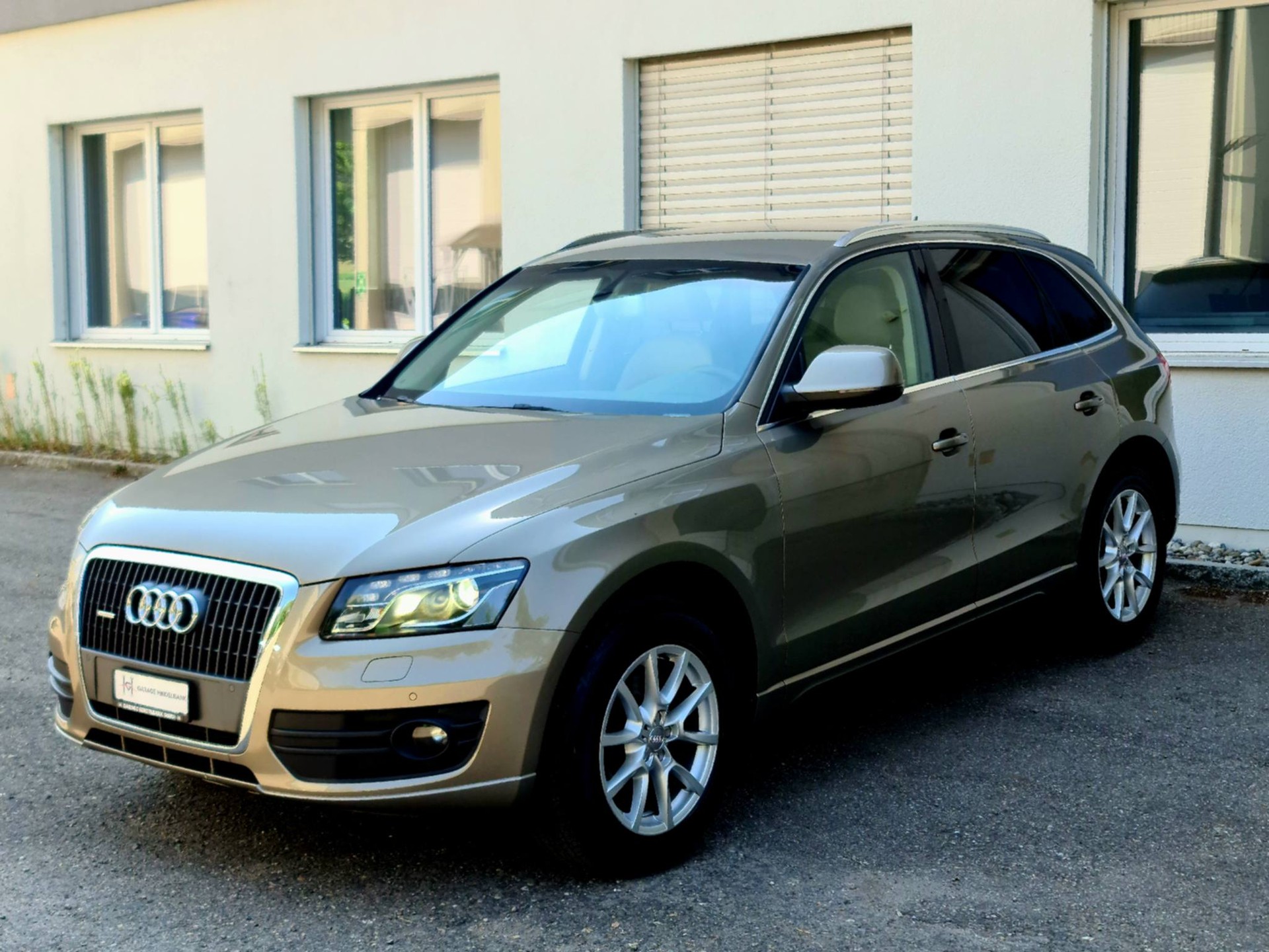 AUDI Q5 2.0 TFSI quattro S-tronic-image-5