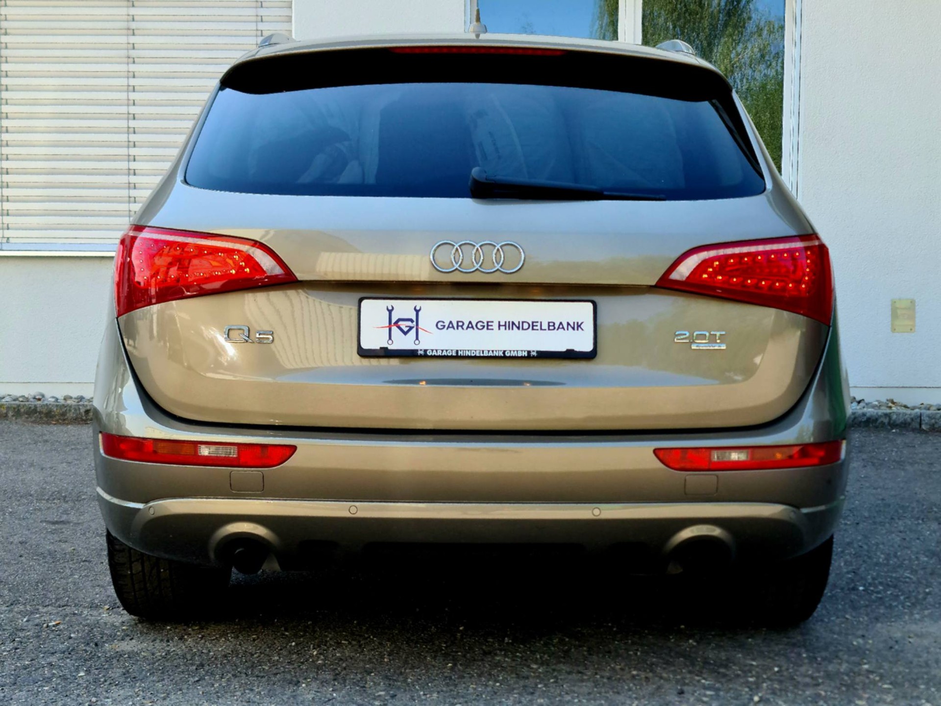 AUDI Q5 2.0 TFSI quattro S-tronic-image-11