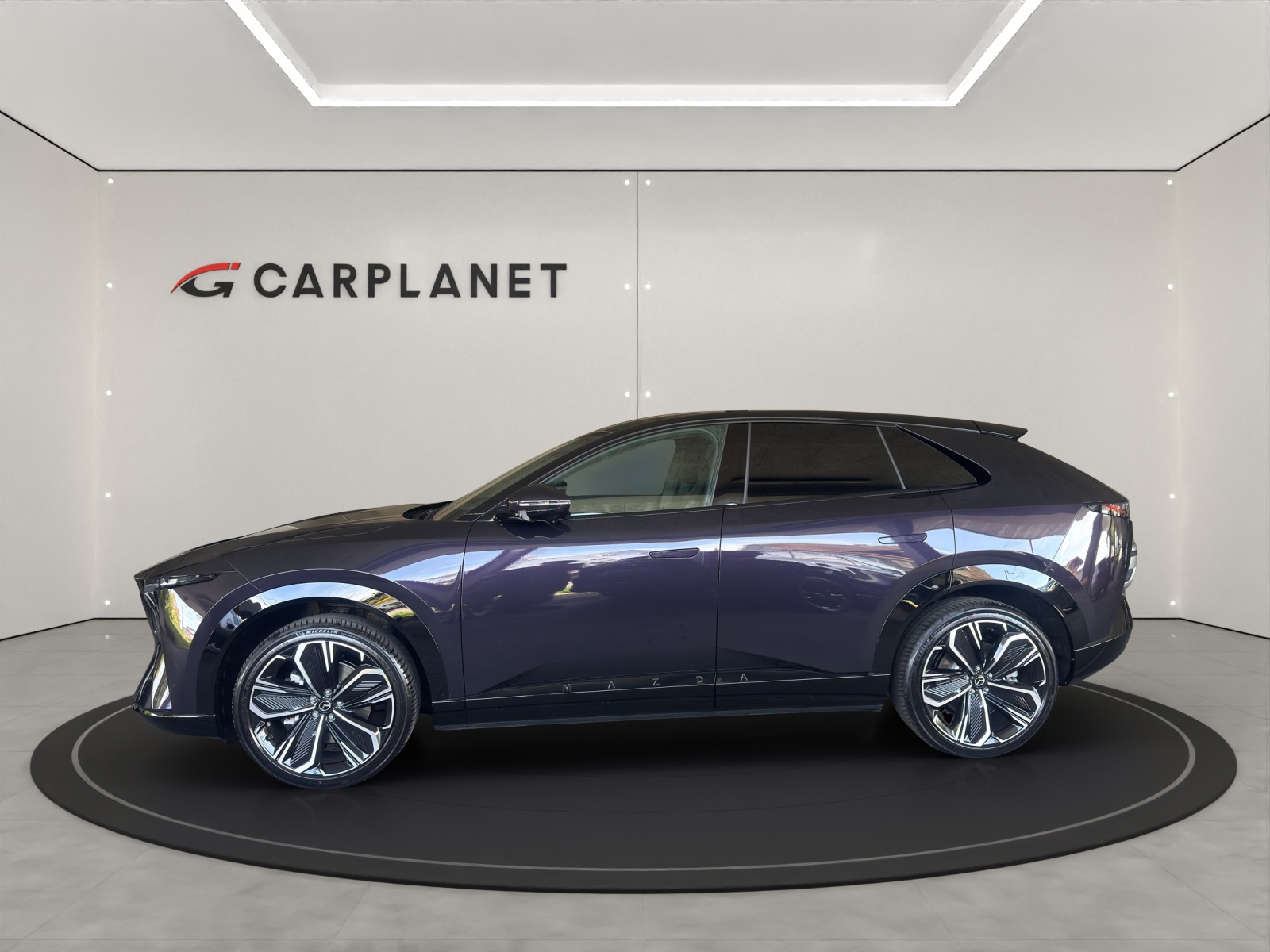MAZDA CX-6e Takumi
