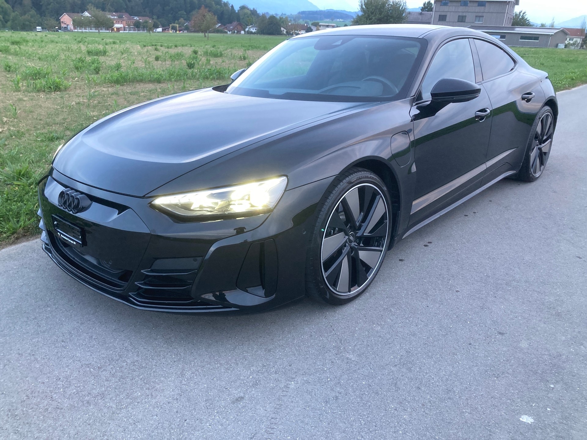 AUDI e-tron GT quattro