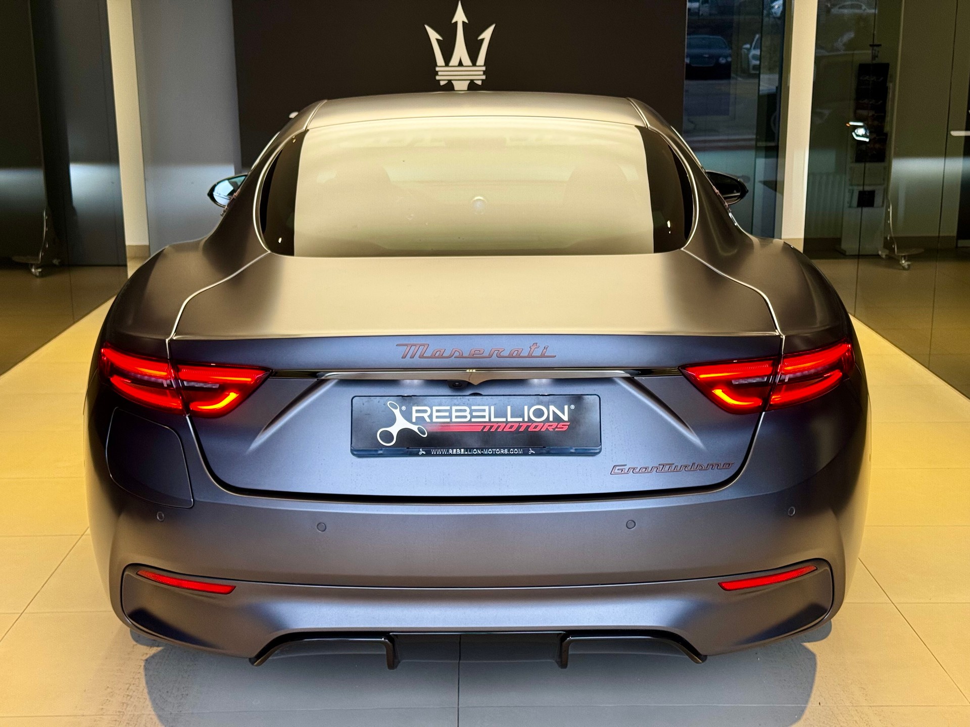 MASERATI GranTurismo Folgore 92kWh-showroom-element-3