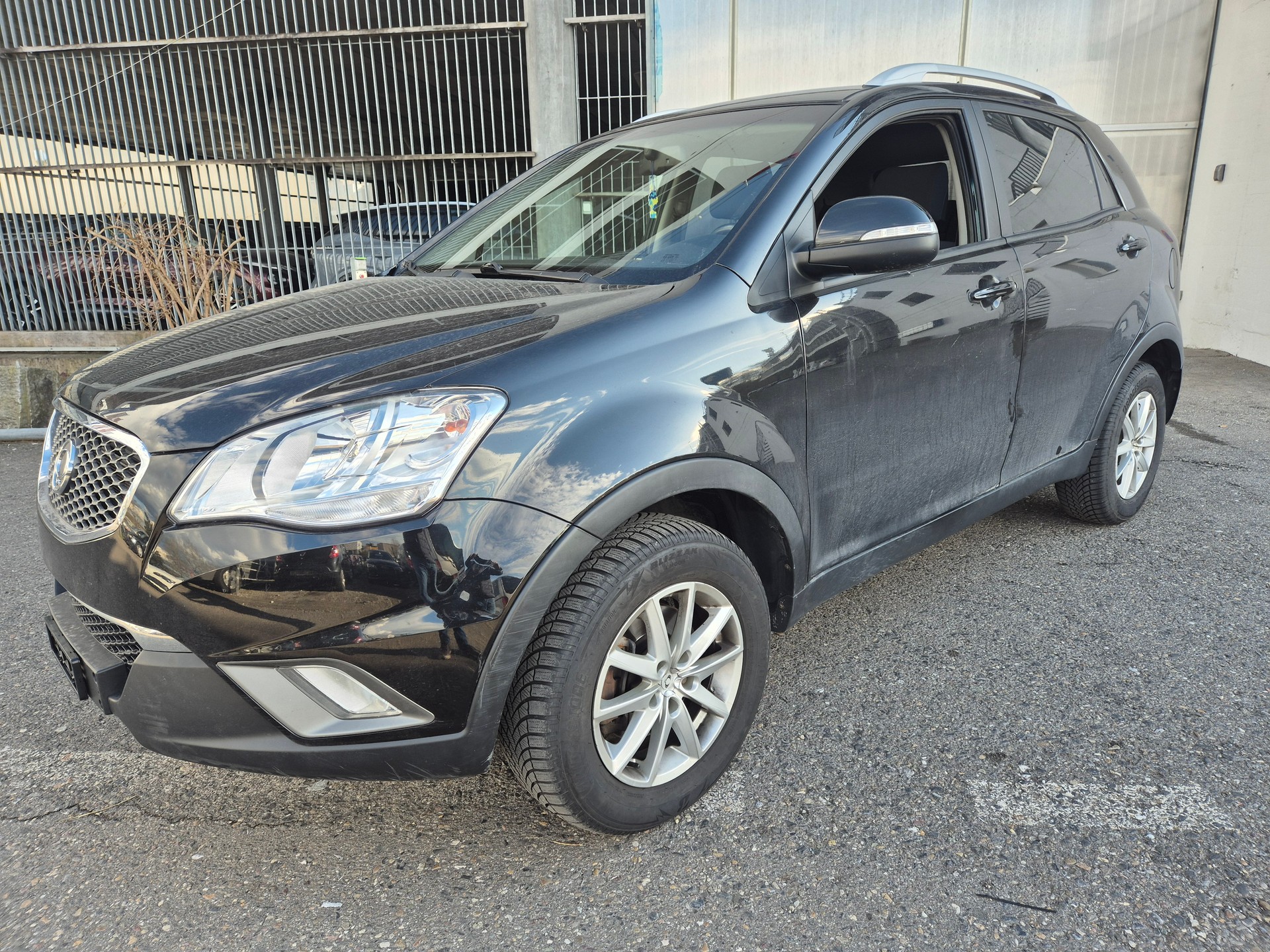 KGM-SsangYong Korando 2.0 e-XDI Sapphire 4WD Automatic-image-2