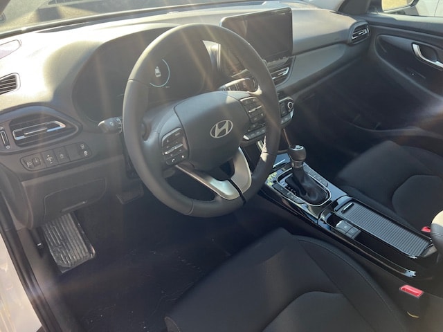HYUNDAI i30 Wagon 1.5 T-GDi Amplia 48V MH DCT-image-7