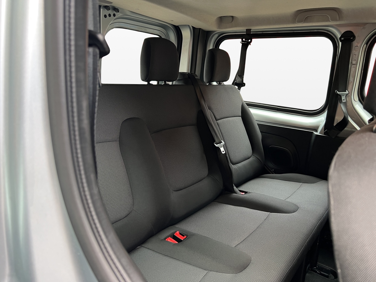 NISSAN Primastar dCi 170 3.0 L2H1 9 Pl. Tekna DCT-image-18
