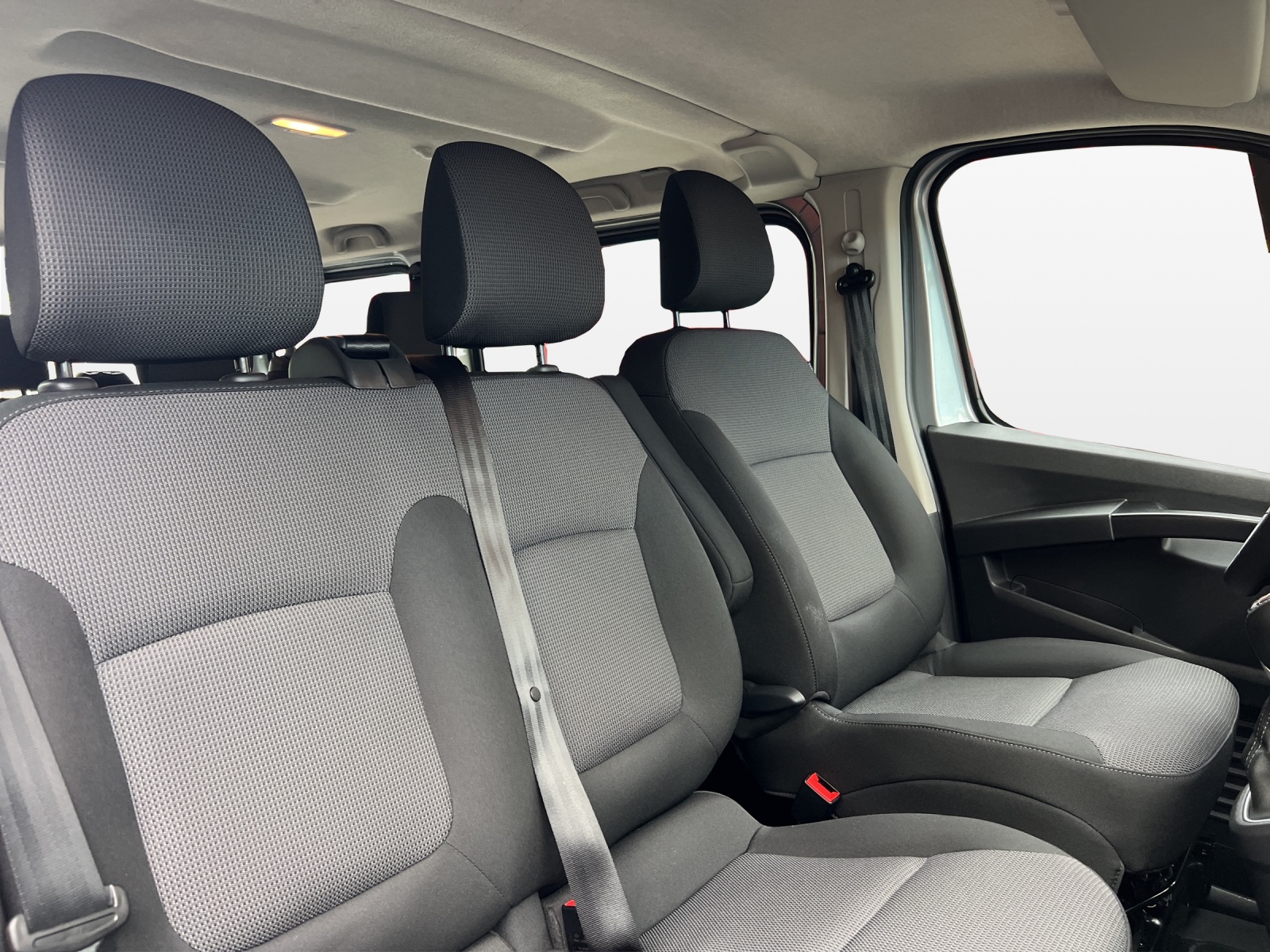 NISSAN Primastar dCi 170 3.0 L2H1 9 Pl. Tekna DCT-image-15
