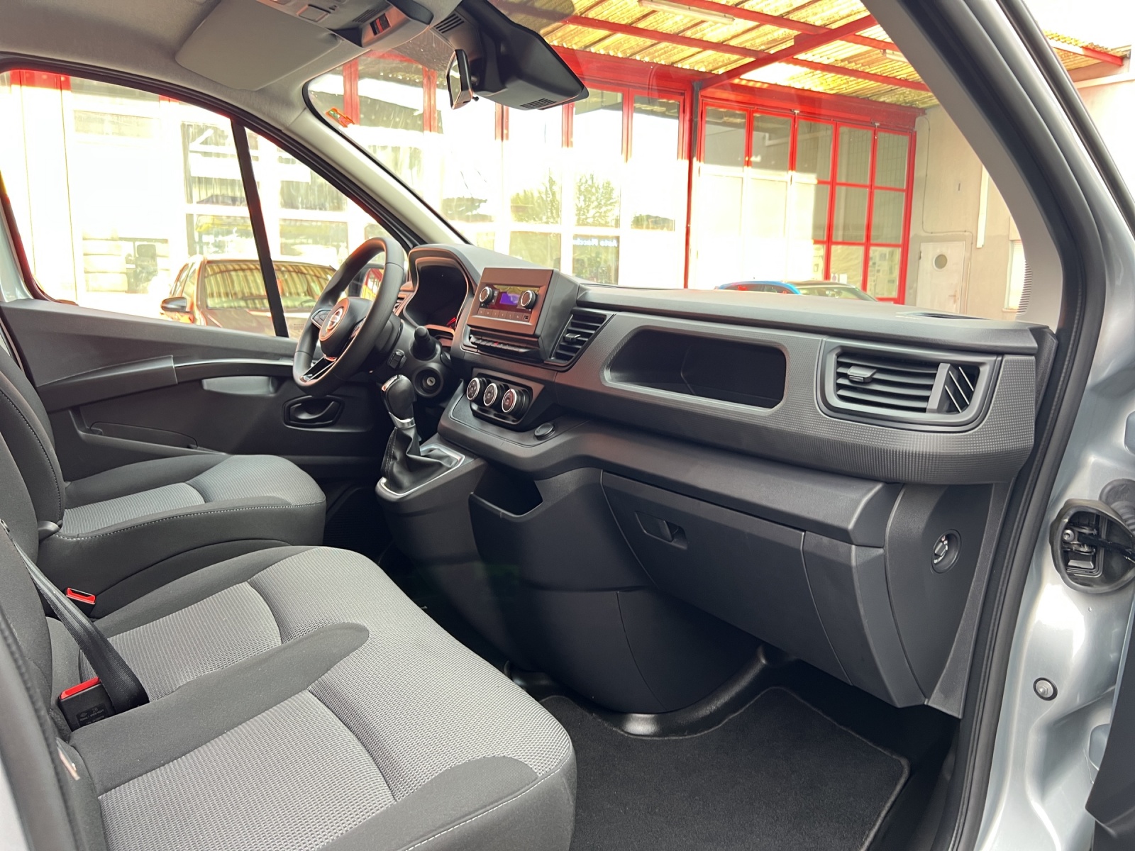 NISSAN Primastar dCi 170 3.0 L2H1 9 Pl. Tekna DCT-image-24