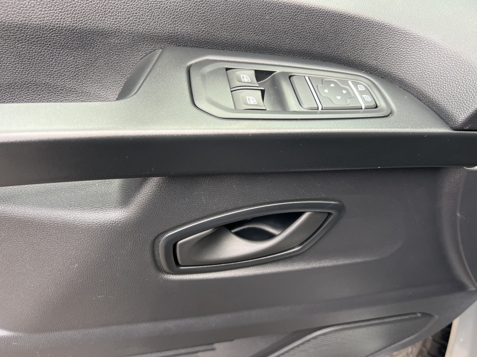 NISSAN Primastar dCi 170 3.0 L2H1 9 Pl. Tekna DCT-image-9