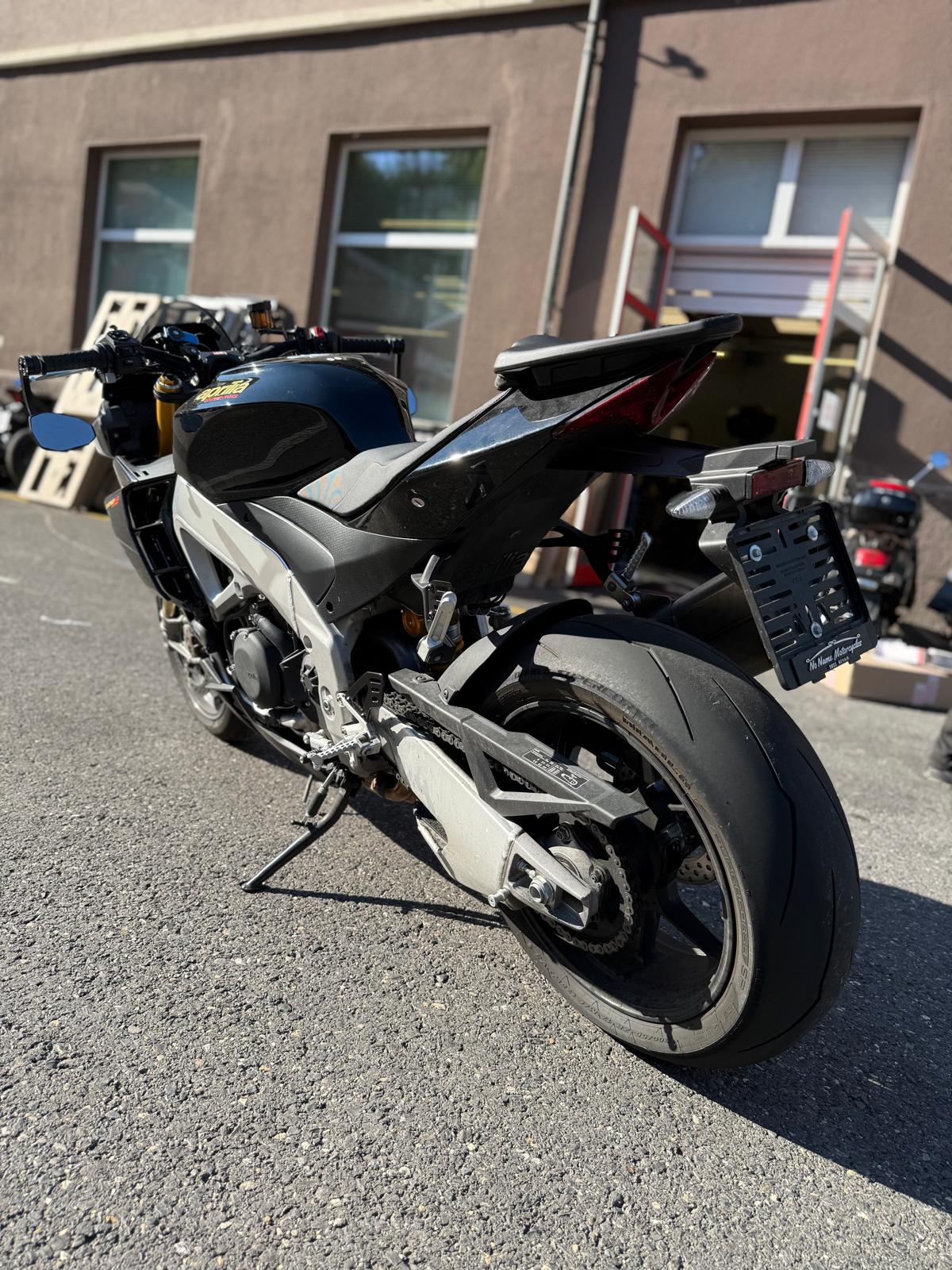APRILIA Tuono V4 1100 Factory-image-2